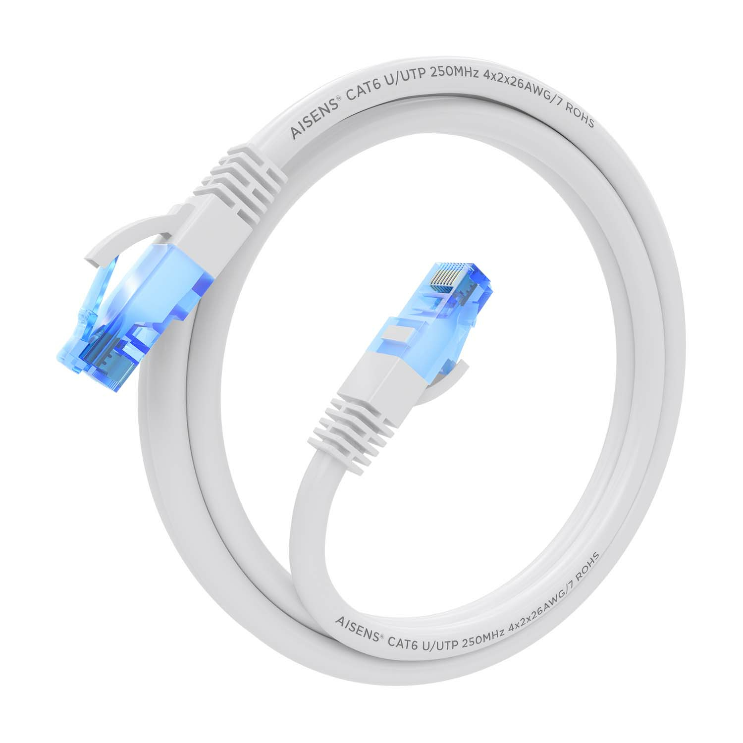 Cable de red blanco en forma de bucle con conectores azules. Fondo blanco.