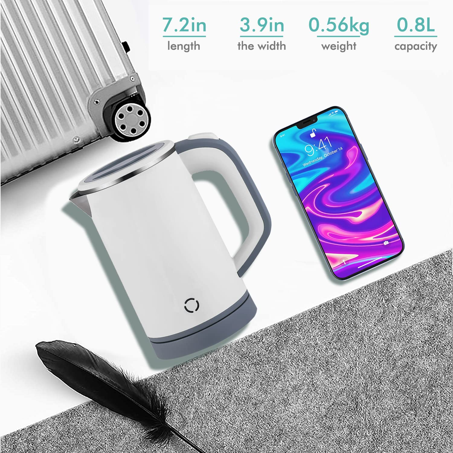 Weißer und grauer Wasserkocher mit Abmessungen neben einem Telefon, das eine App anzeigt.