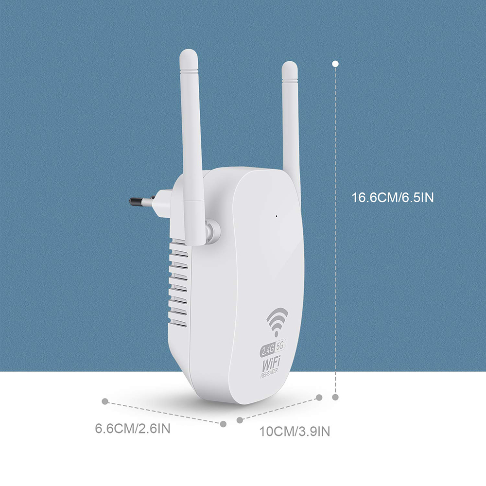 Weißer WLAN-Repeater mit zwei Antennen, der Abmessungen anzeigt und ein Plug-in-Design zeigt.