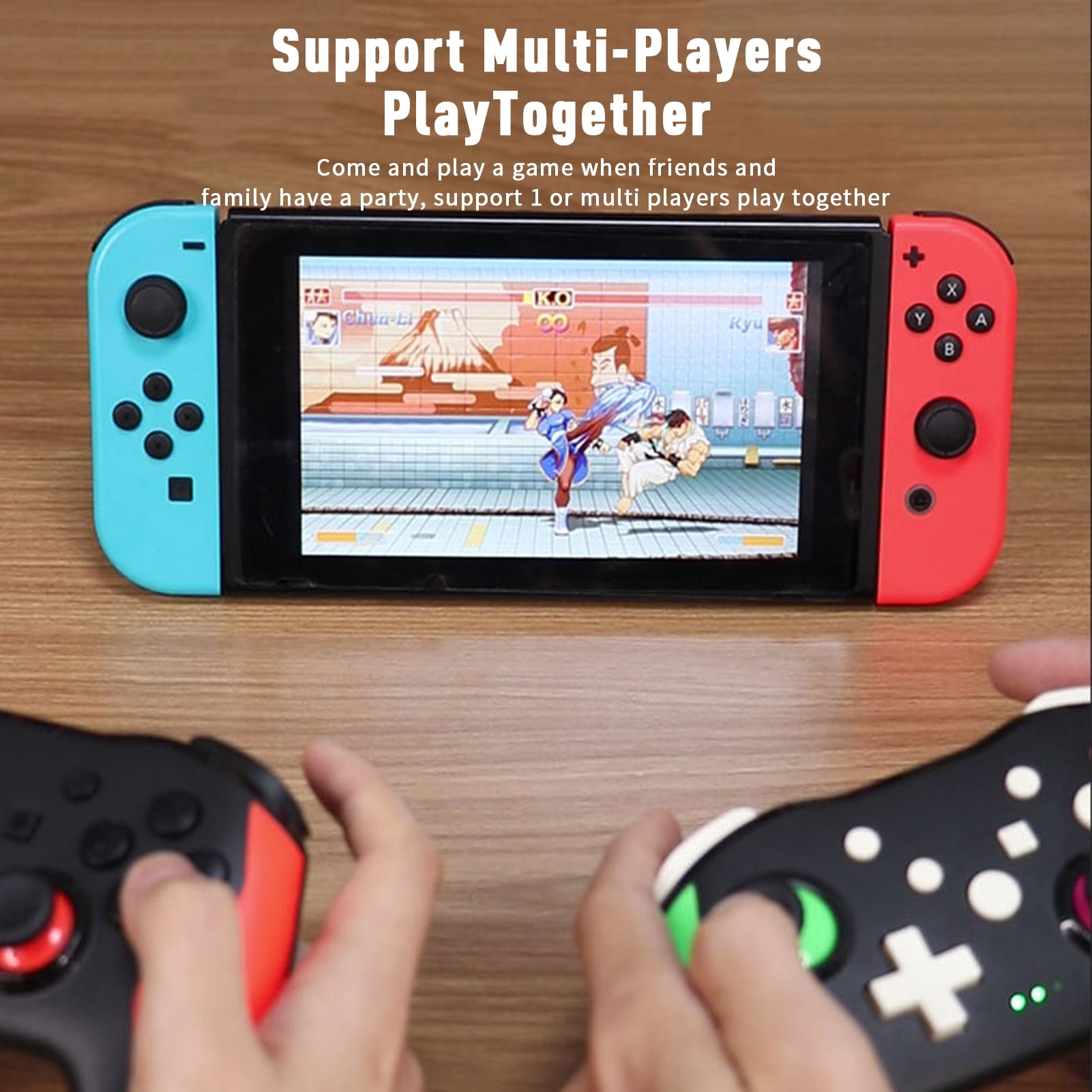 Eine Nintendo Switch mit zwei Controllern. Zwei Hände halten Controller. Leute spielen ein Spiel.