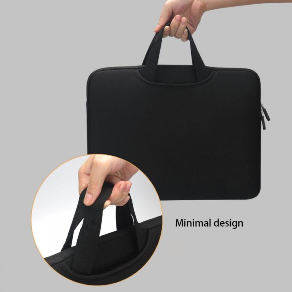 Schwarze Laptoptasche in der Hand, Nahaufnahme des Griffs.