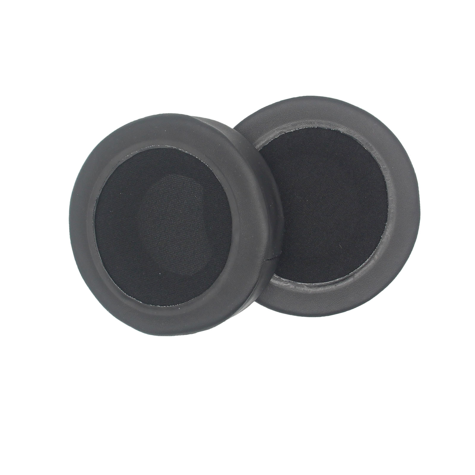 Due cuscinetti rotondi neri per auricolari, con un centro in rete e un bordo nero. Sfondo bianco.