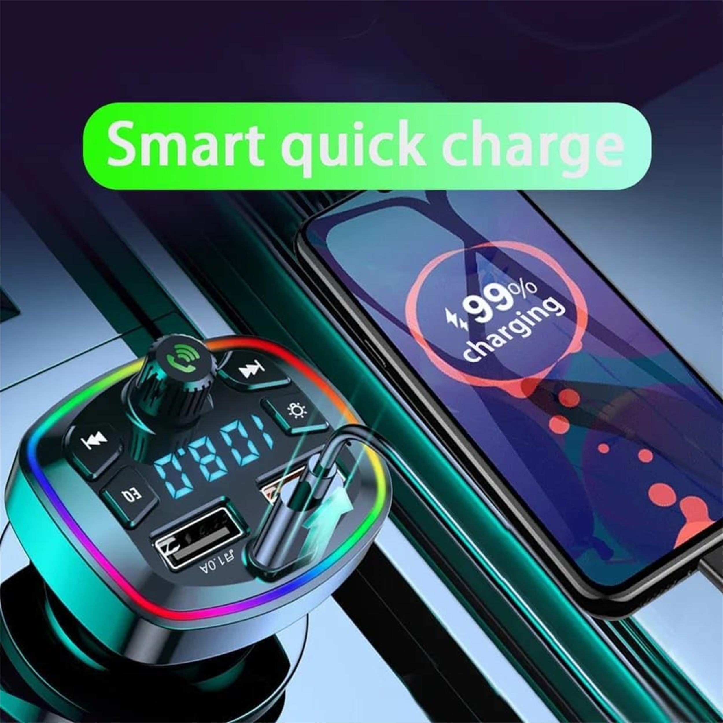 Autoladegerät mit Display, das '108.0' anzeigt. Ein Telefon lädt mit 99% auf dem Bildschirm.