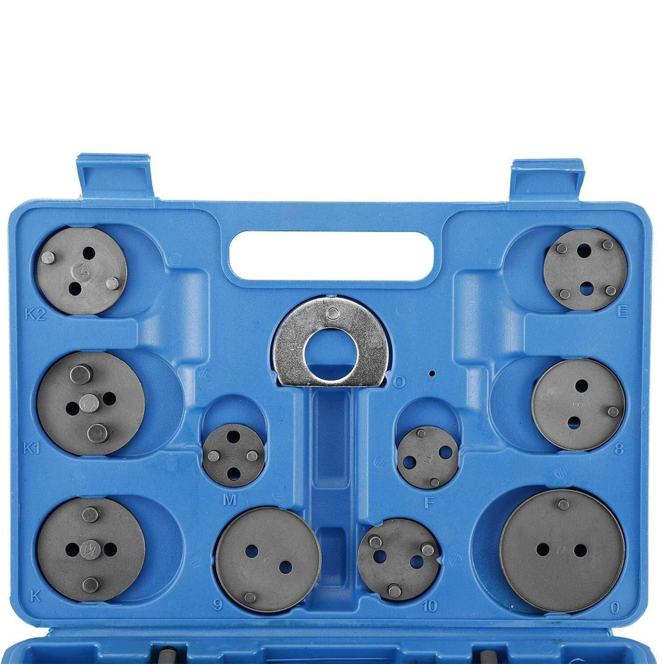 Blaue Werkzeugkiste mit Bremswerkzeugen. Das Set enthält Scheiben, Einsteller und Schrauben.