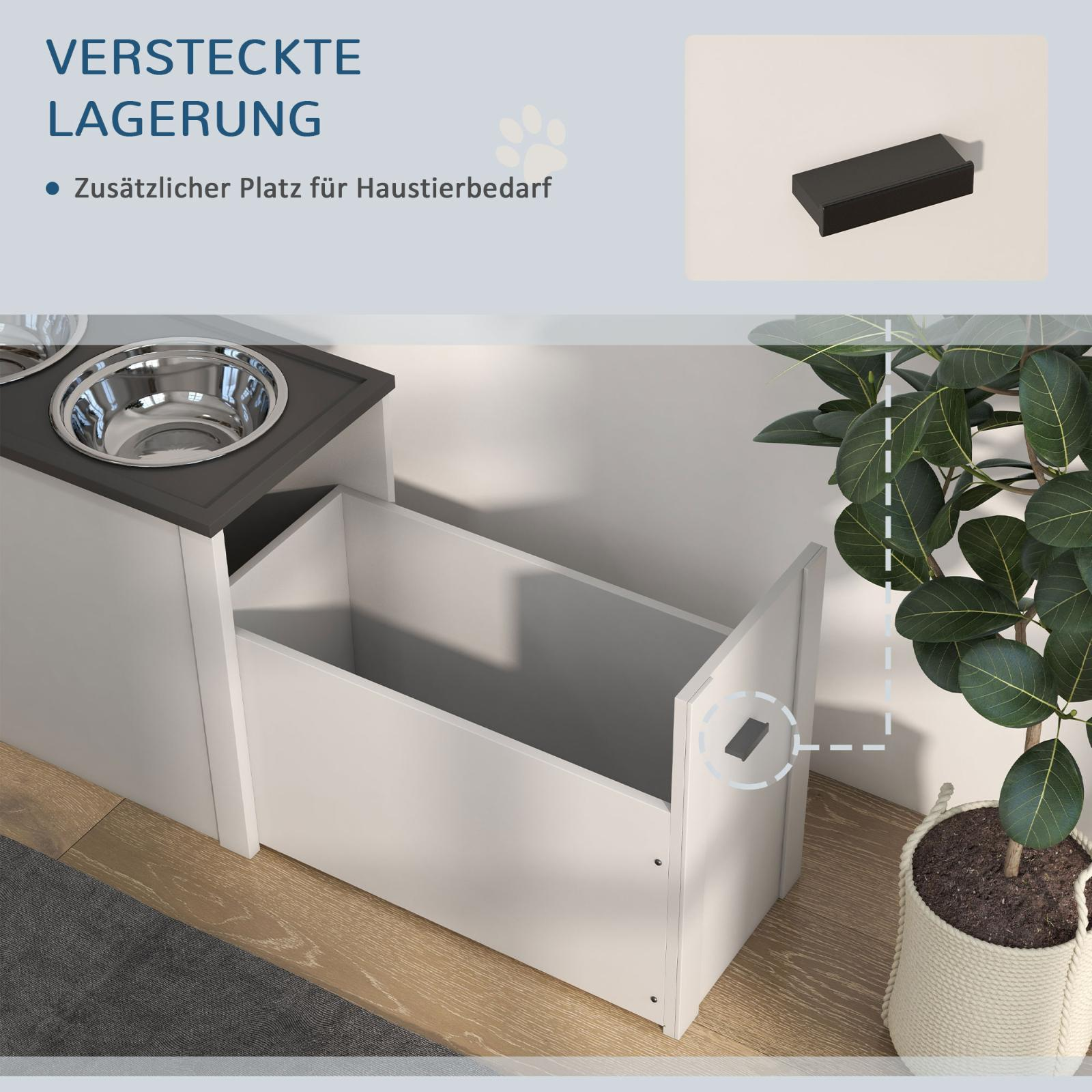 Weißer Futterschrank mit offener Schublade, die versteckten Stauraum zeigt, und einer kleinen schwarzen Box oben.