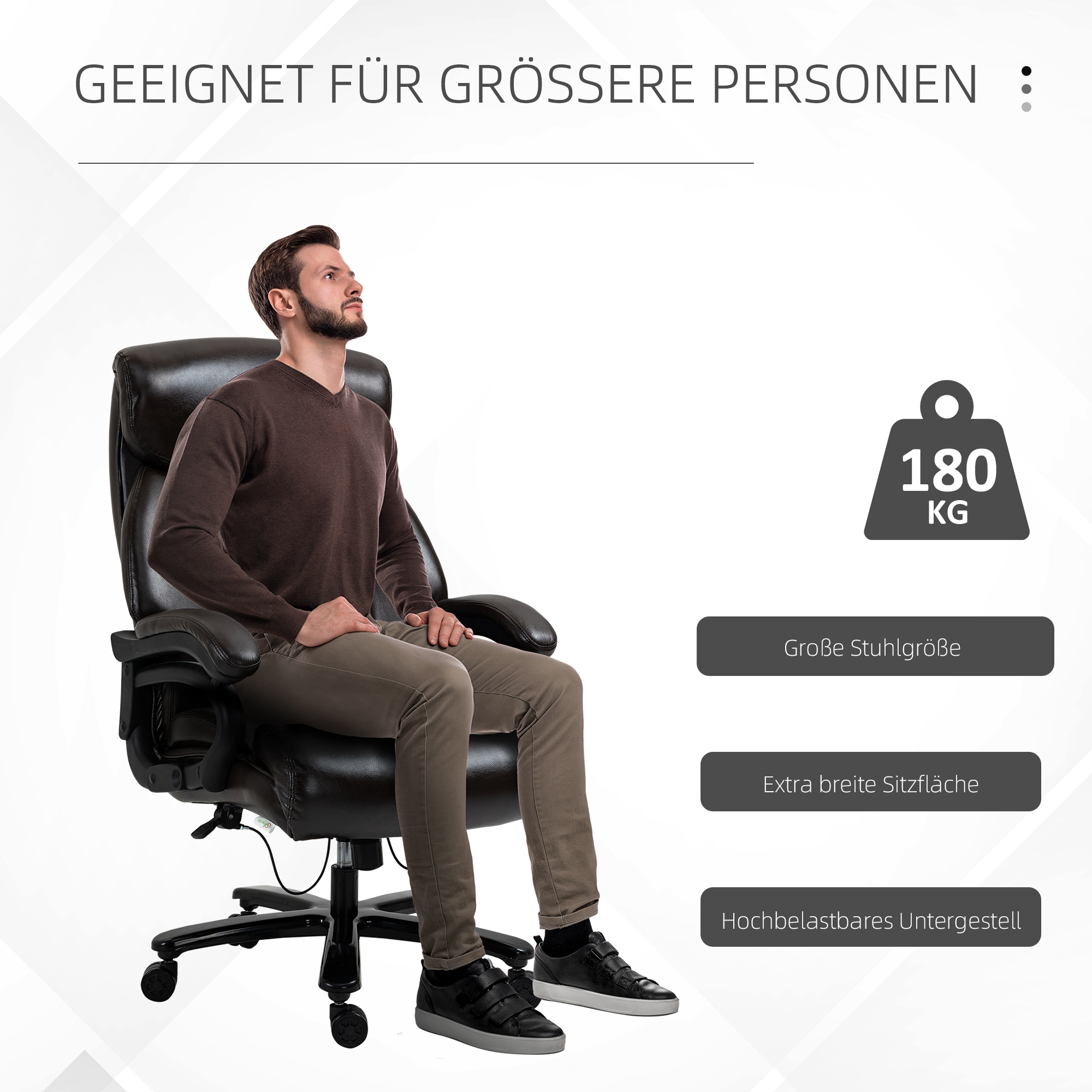 Ein Mann sitzt in einem braunen Bürostuhl, mit Text über seine Größe, breite Sitzfläche und robuste Basis.