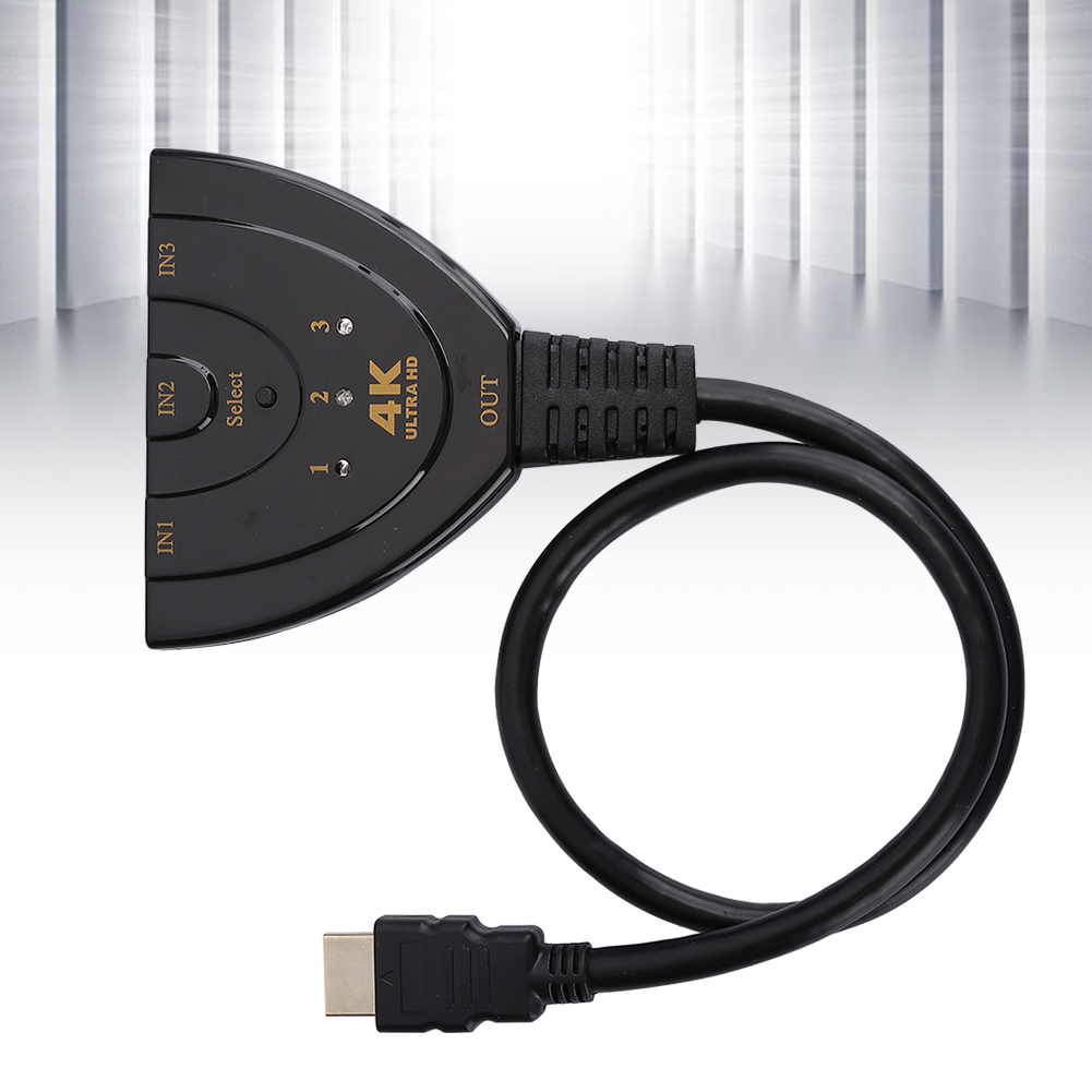 Schwarzer HDMI-Switch mit drei Eingangs- und einem Ausgangsanschluss. 'Select'-Taste und 4K Ultra HD-Etikett.