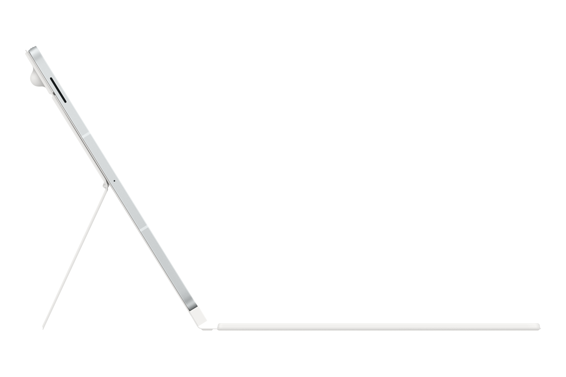 Srebrzysty tablet z białą klawiaturą i ołówkiem na białym tle.