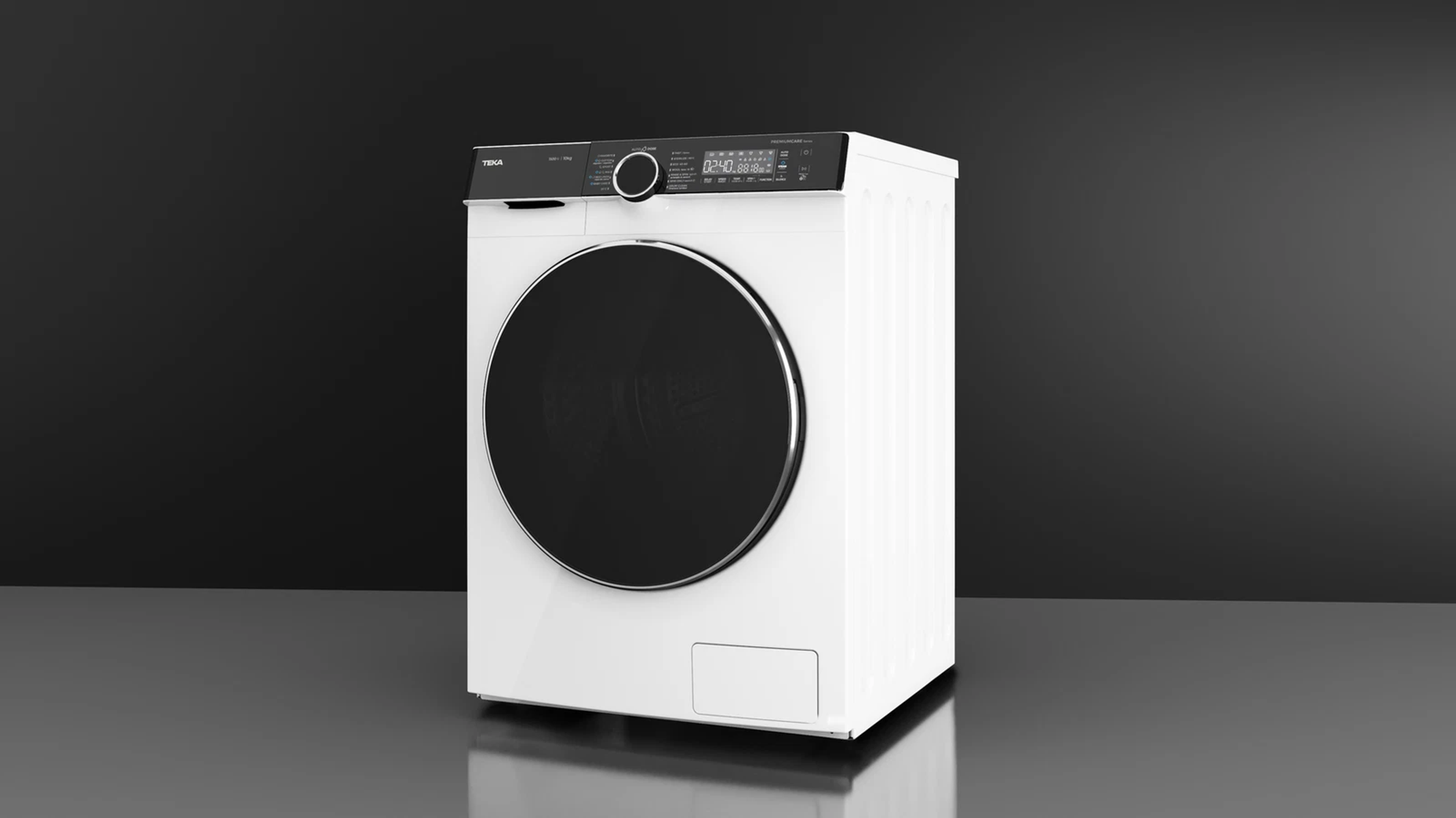 Biała pralka z czarnymi drzwiami i panelem sterowania na szarej powierzchni.