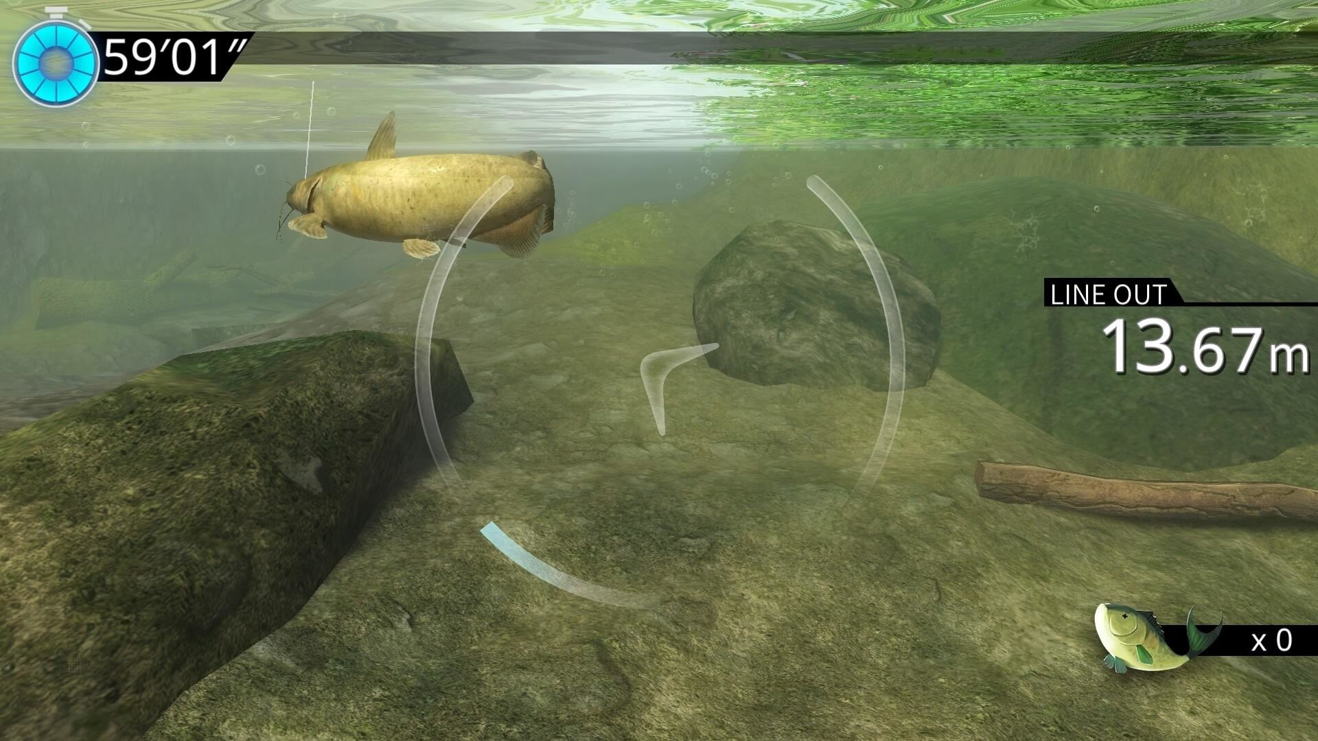 Ryba w podwodnej scenerii. Pokazuje odległość linki i czas.