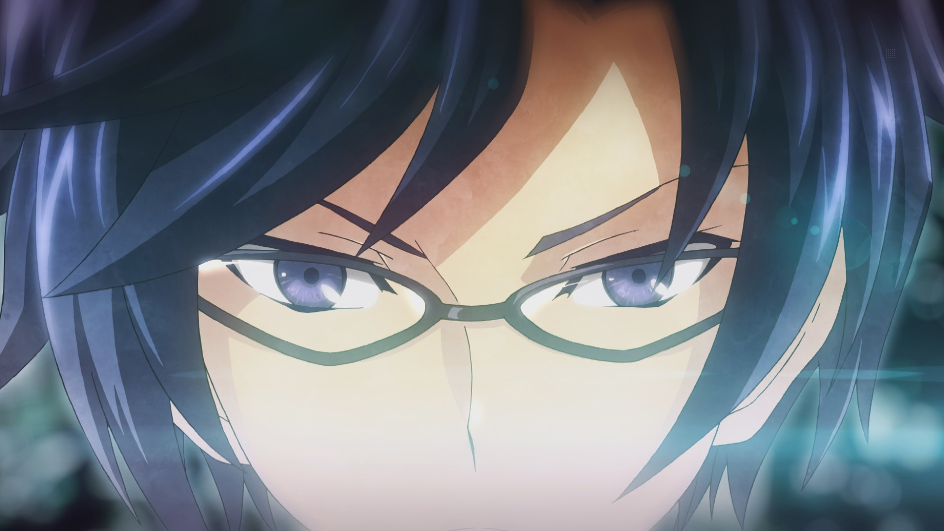 Nahaufnahme eines Mannes mit Brille. Seine Augen sind fokussiert und intensiv.