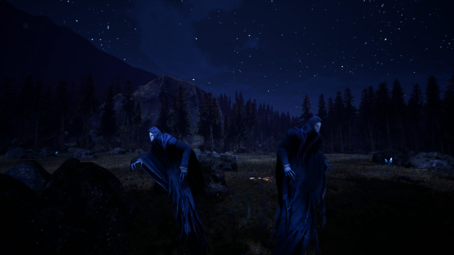 Dwie postacie w płaszczach w ciemnym lesie. Gwiazdy są widoczne na nocnym niebie.