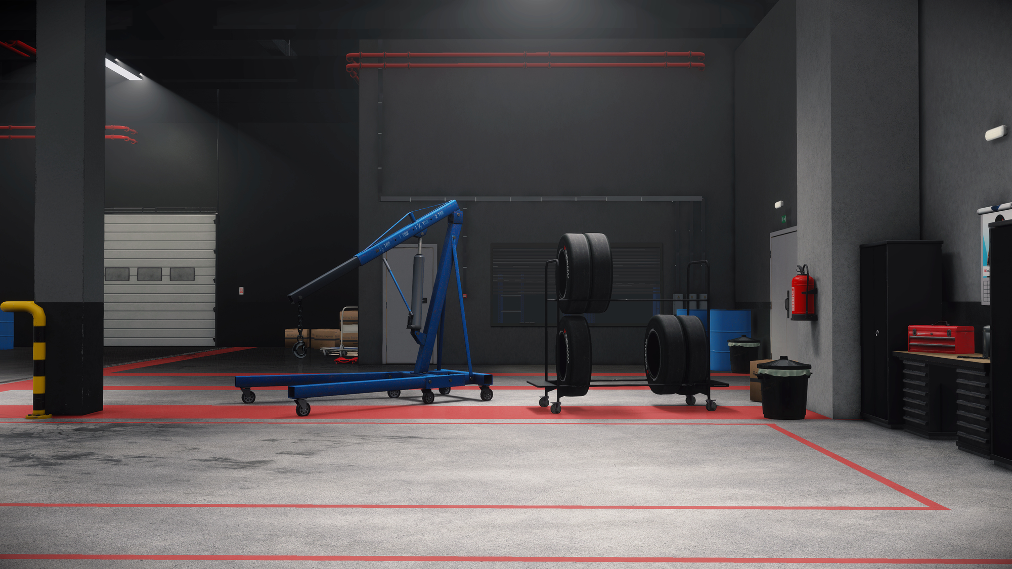 Garaż z wyposażeniem takim jak podnośnik i opony. Czerwona linia na podłodze, ciemnoszare ściany.