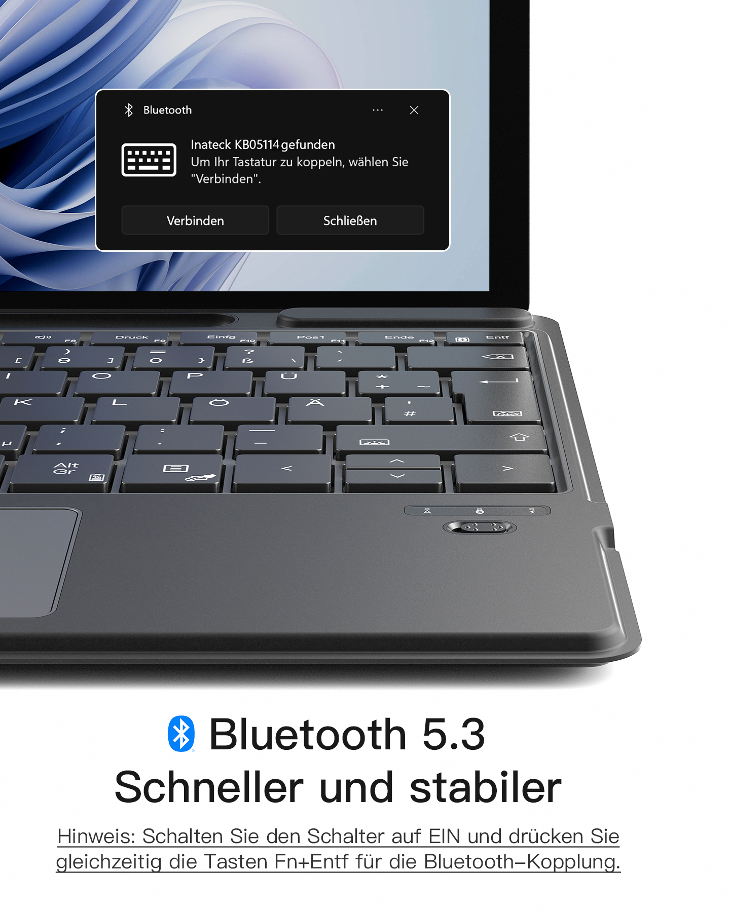 Eine Tastatur, die mit einem Tablet verbunden ist, mit einer Bluetooth-Verbindungsbenachrichtigung auf dem Bildschirm.