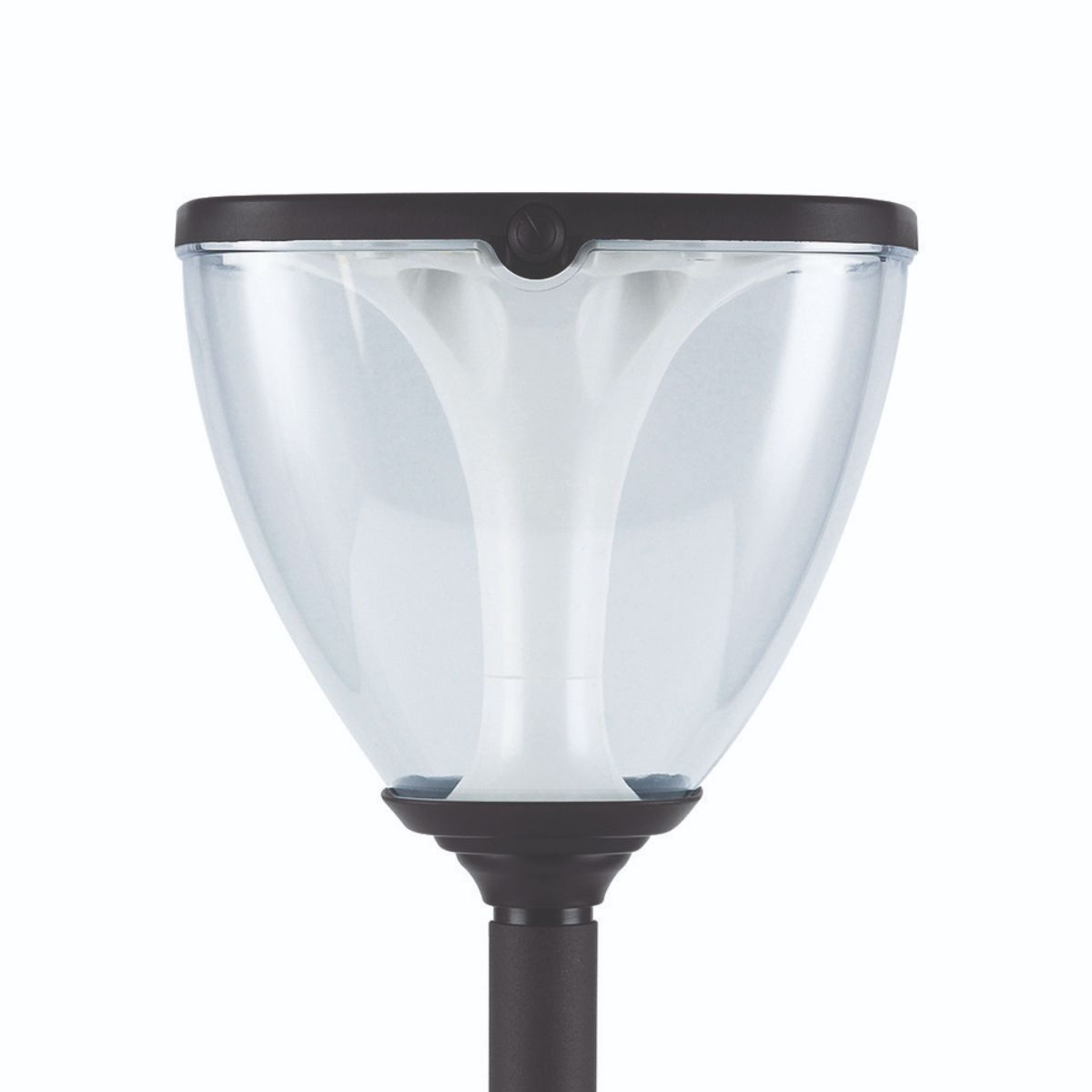 Een buitenlamp, een zwarte paal met een heldere, omgekeerde kegelvorm.