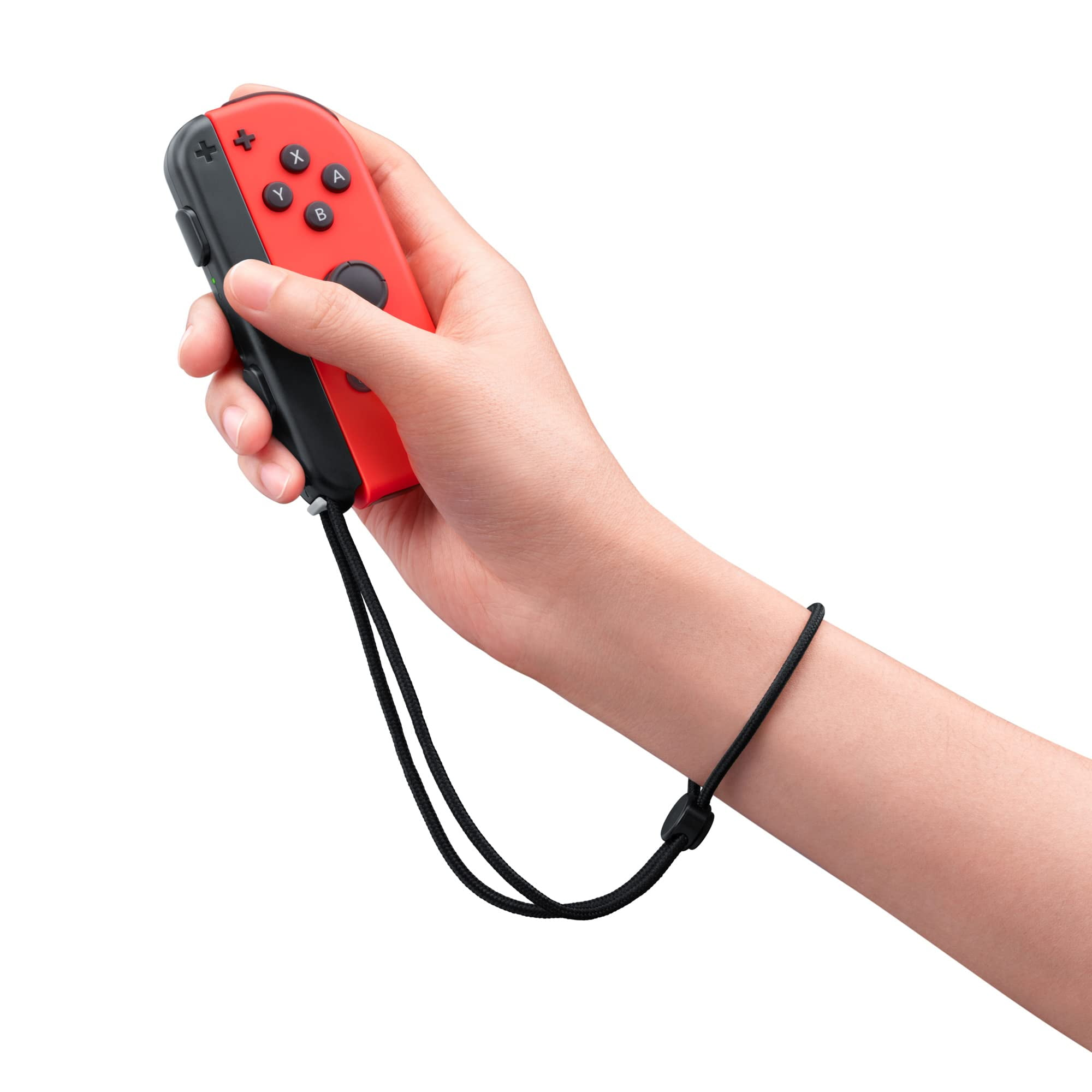 Eine Hand hält einen roten Nintendo Switch Joy-Con mit angebrachter Handschlaufe vor weißem Hintergrund.