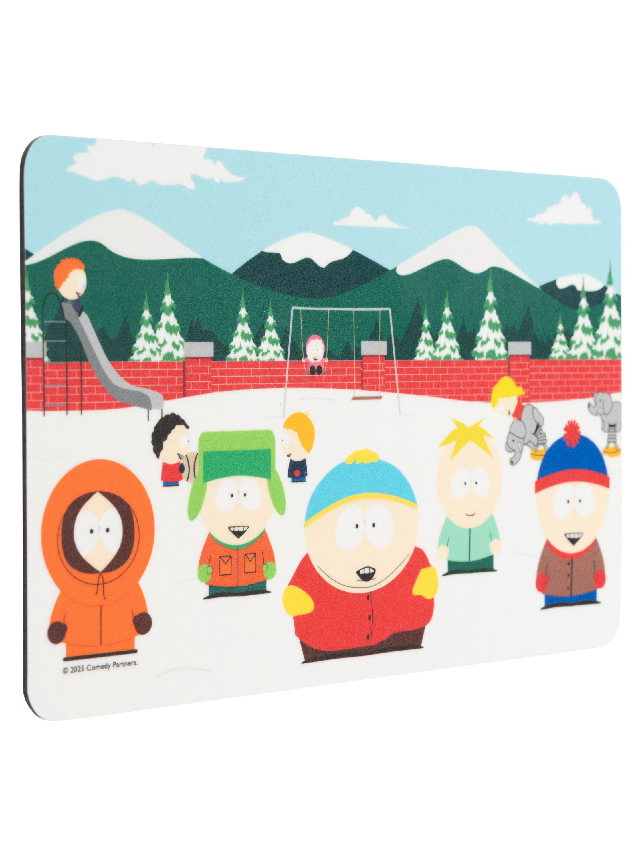 Mousepad mit South Park-Figuren auf einem verschneiten Spielplatz. Enthält eine Rutsche und eine Schaukel.