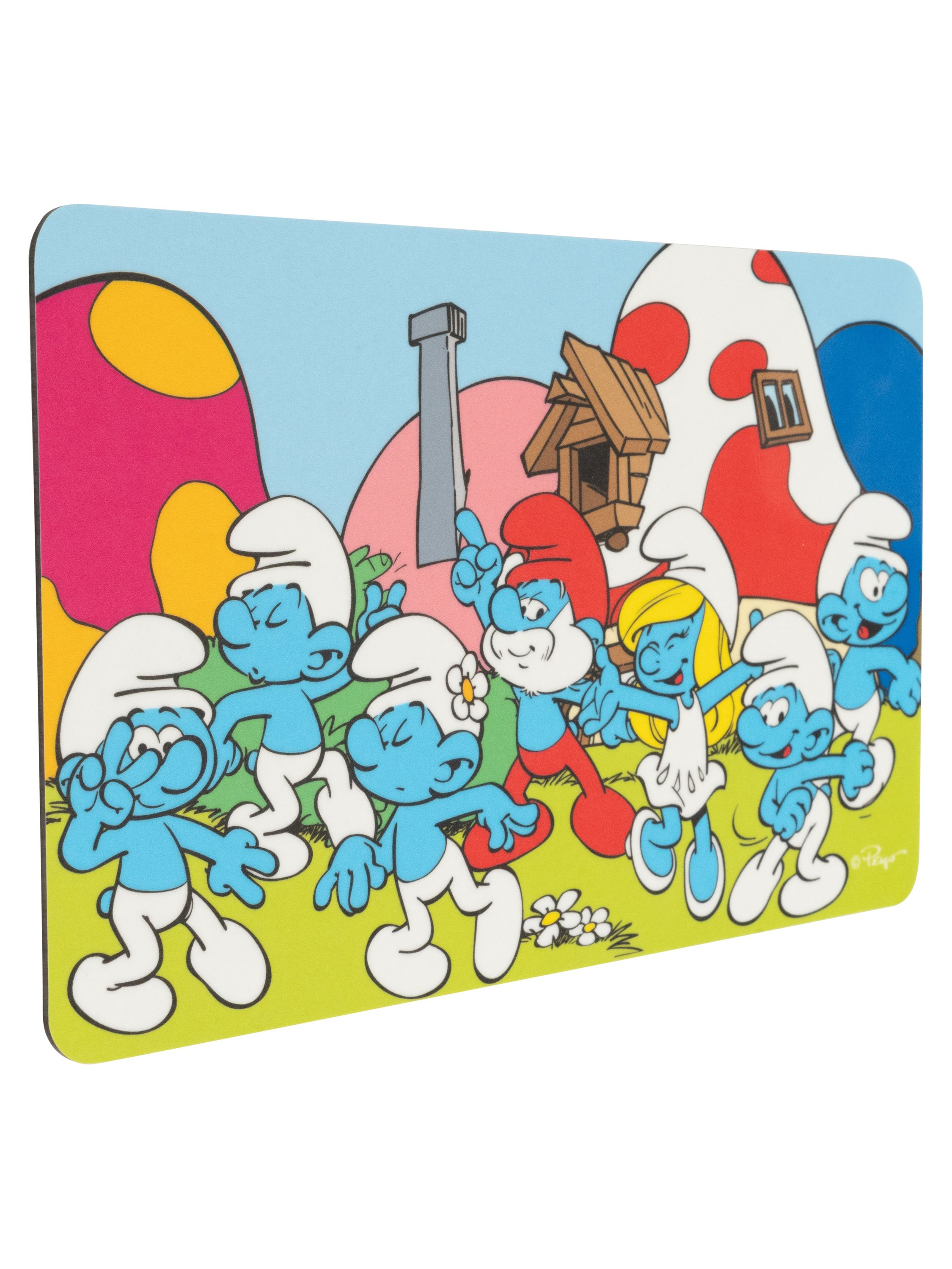 Mauspad mit Schlümpfen. Schlümpfe tanzen in der Nähe von Pilzen, vor blauem Himmel.