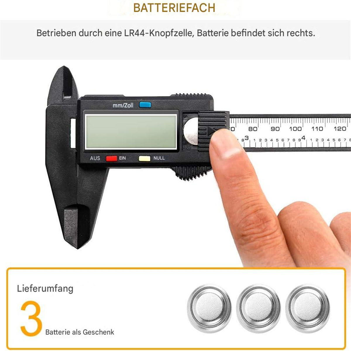 Schwarzer Digitalmessschieber mit Hand, die Knopf drückt und drei Batterien unten.