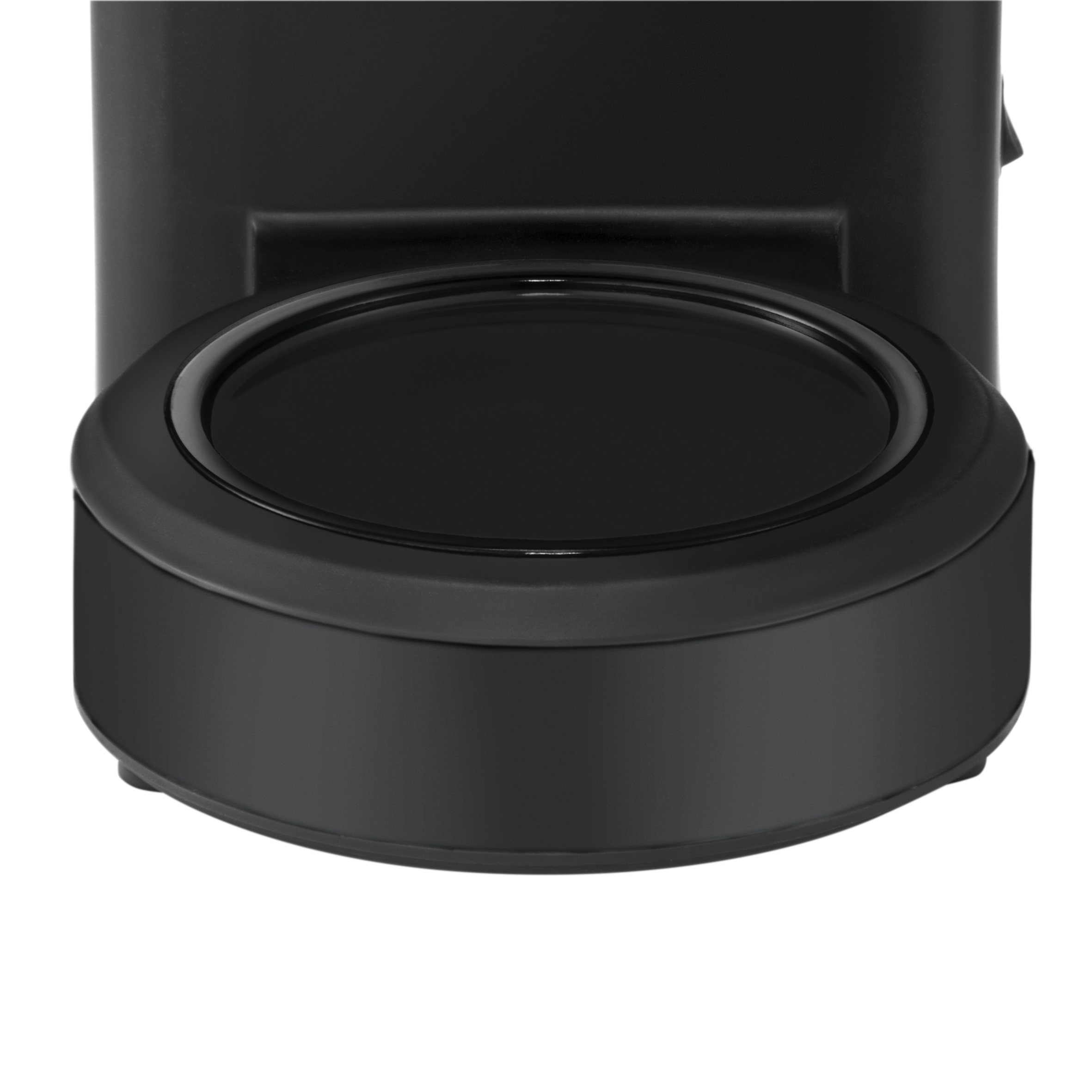 Czarna podstawa ekspresu do kawy z okrągłym elementem grzejnym.