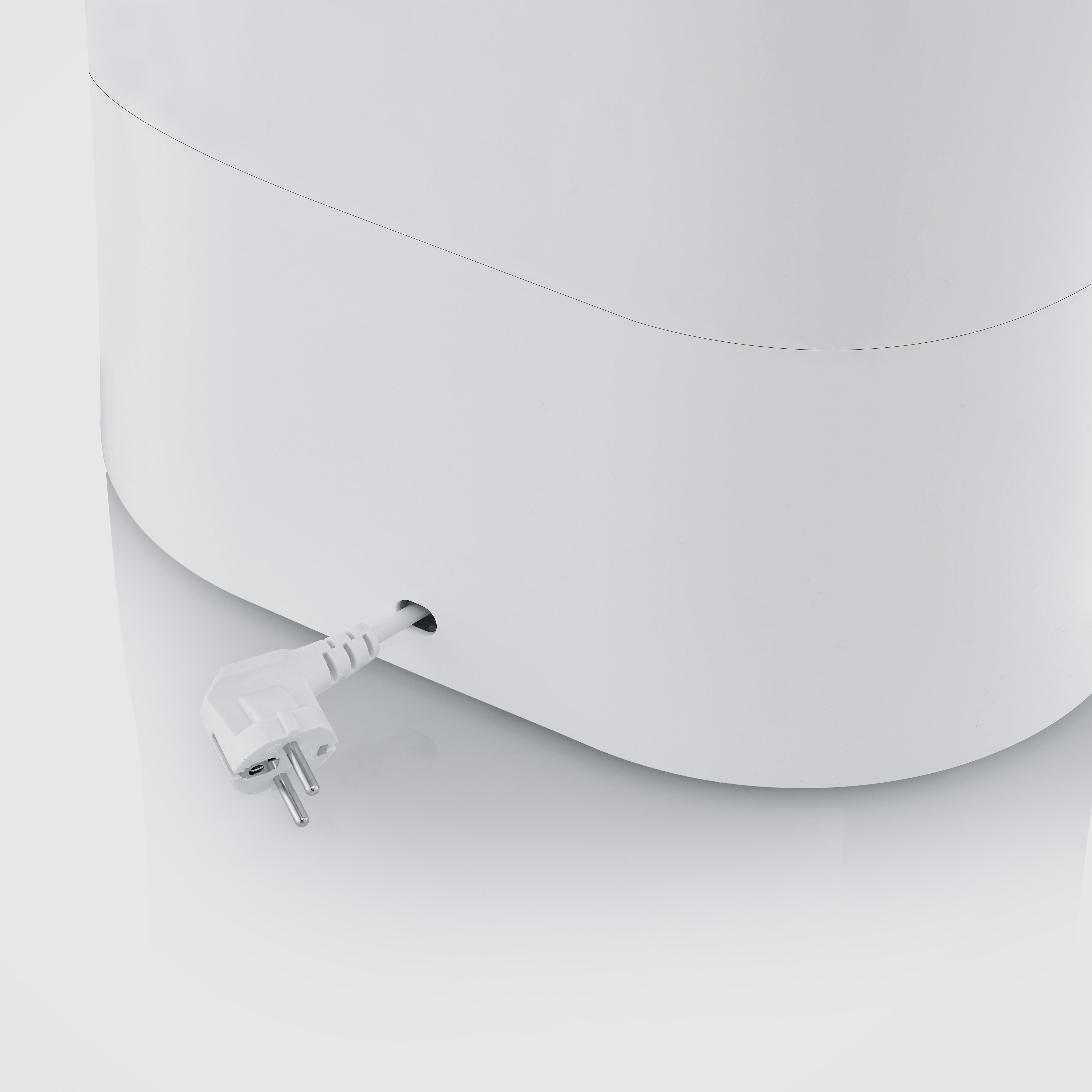 Biała wtyczka z ekspresu do kawy wystająca z boku urządzenia.