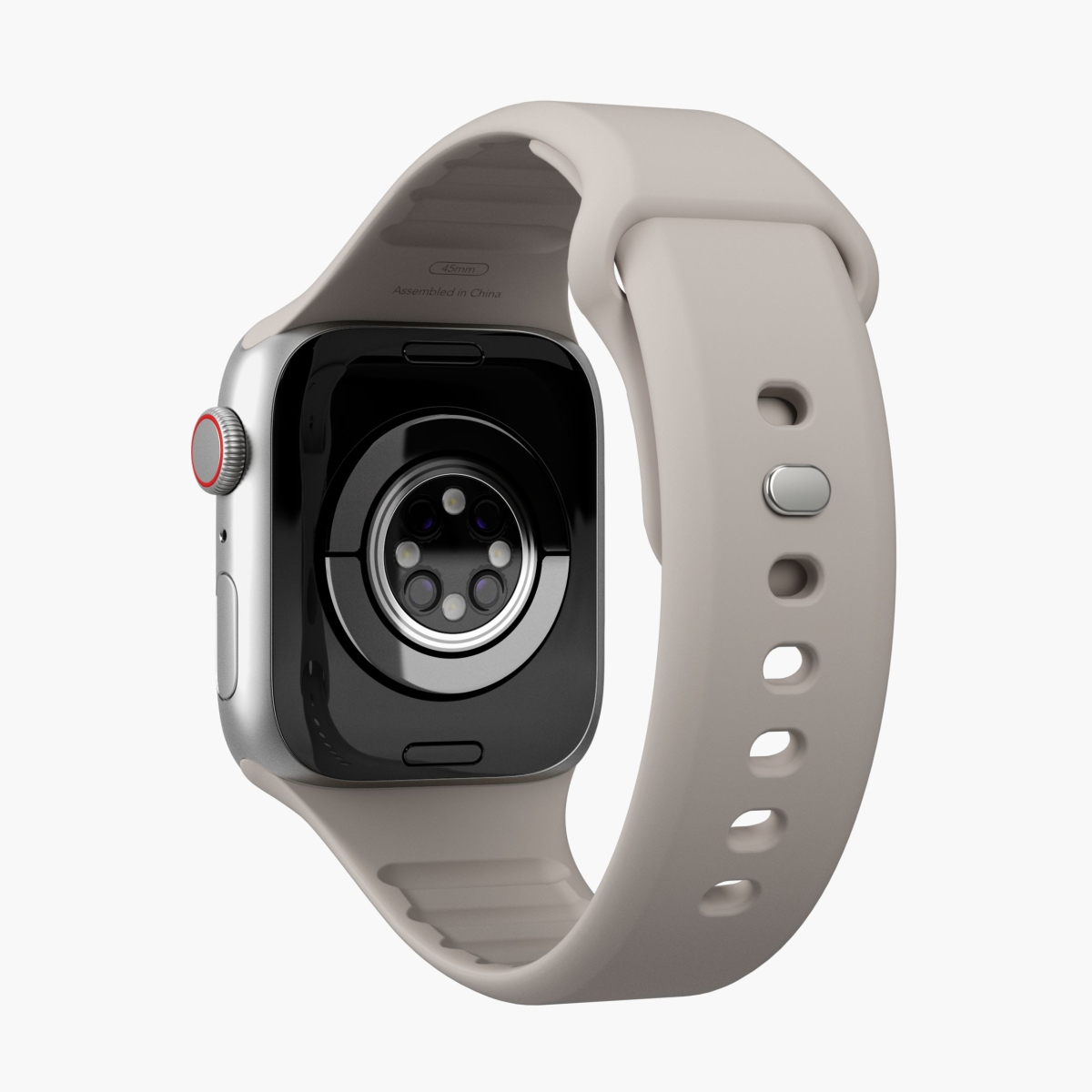 Apple Watch argento con cinturino beige. L'orologio è su sfondo bianco.
