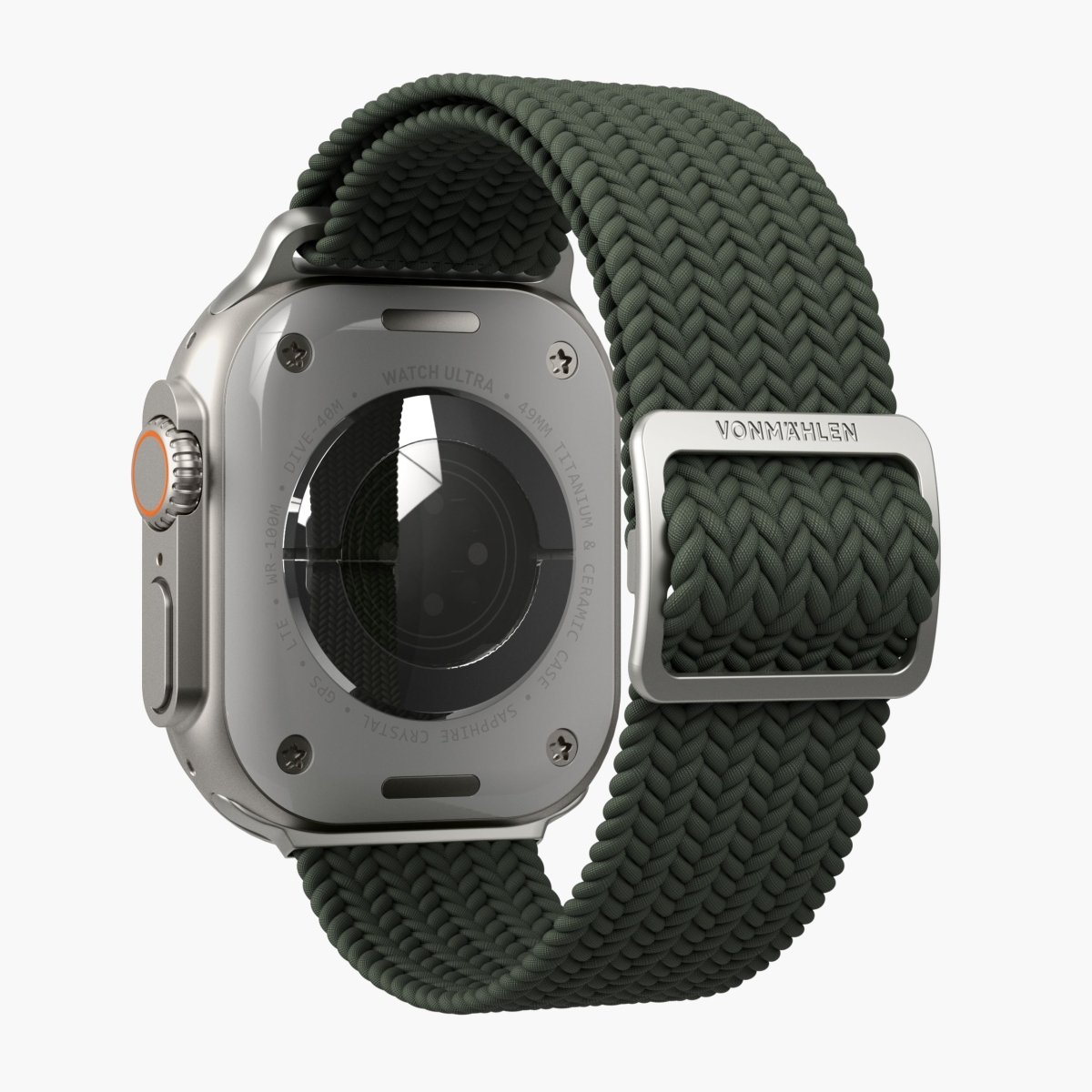 Srebrny Apple Watch Ultra z zielonym paskiem na białym tle.