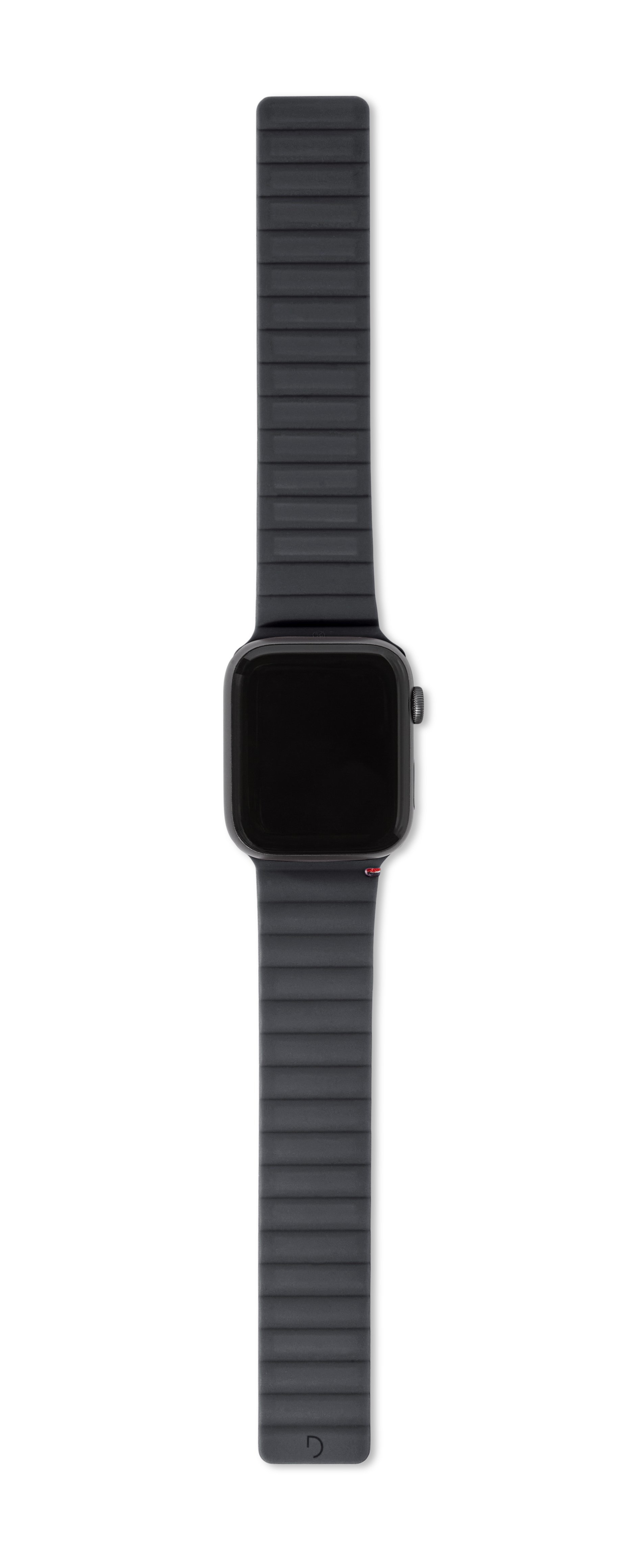 Czarny Apple Watch z czarnym paskiem. Zegarek umieszczony jest na środku kadru.
