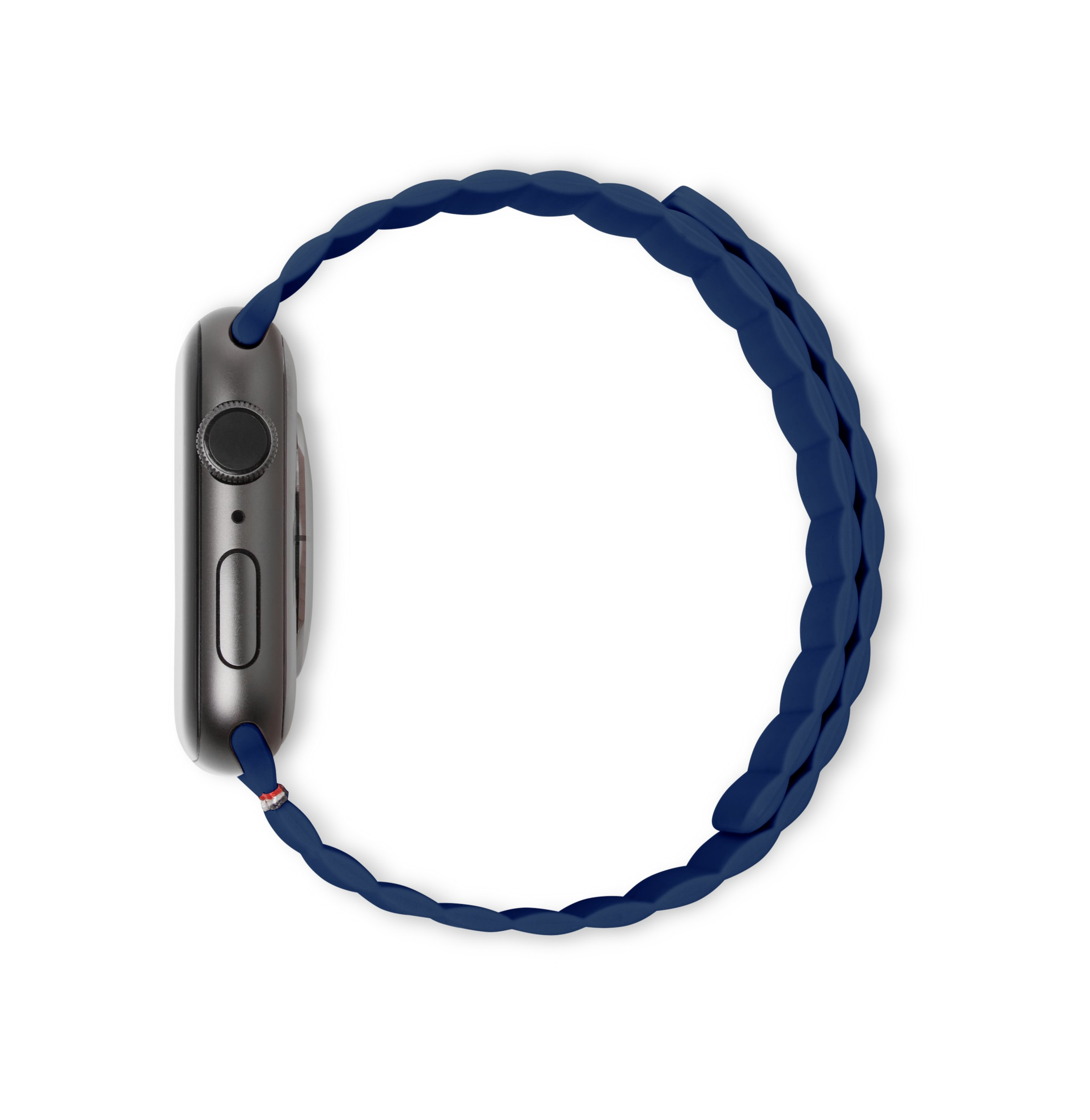 Apple Watch z ciemnoniebieskim, plecionym paskiem. Widok z boku.