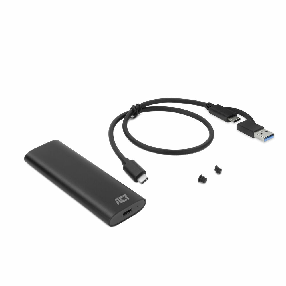 Schwarze externe Festplatte mit USB- und USB-C-Kabeln und Anschlüssen auf weißer Oberfläche.