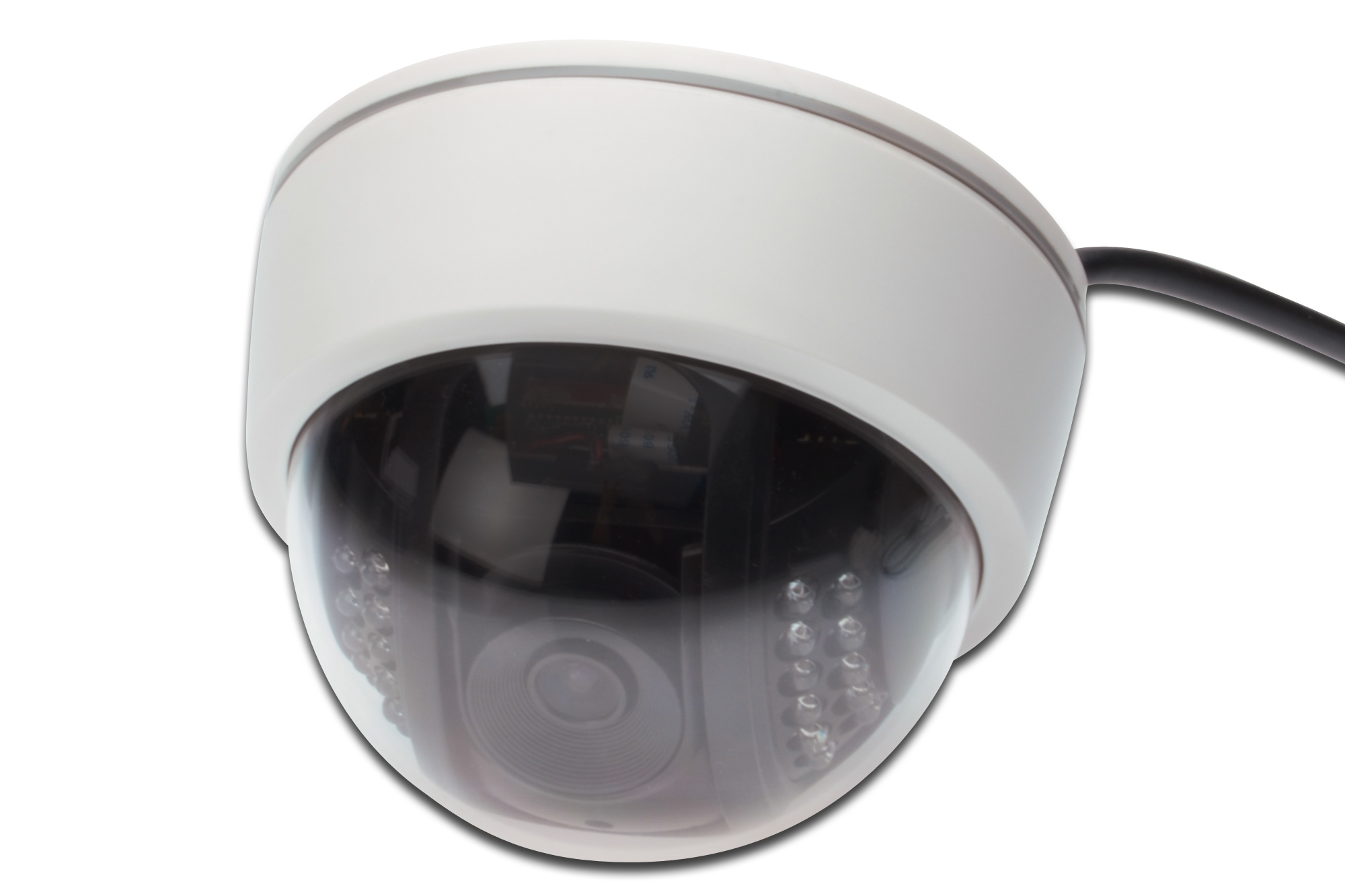 Biała kamera kopułkowa z przezroczystym obiektywem.