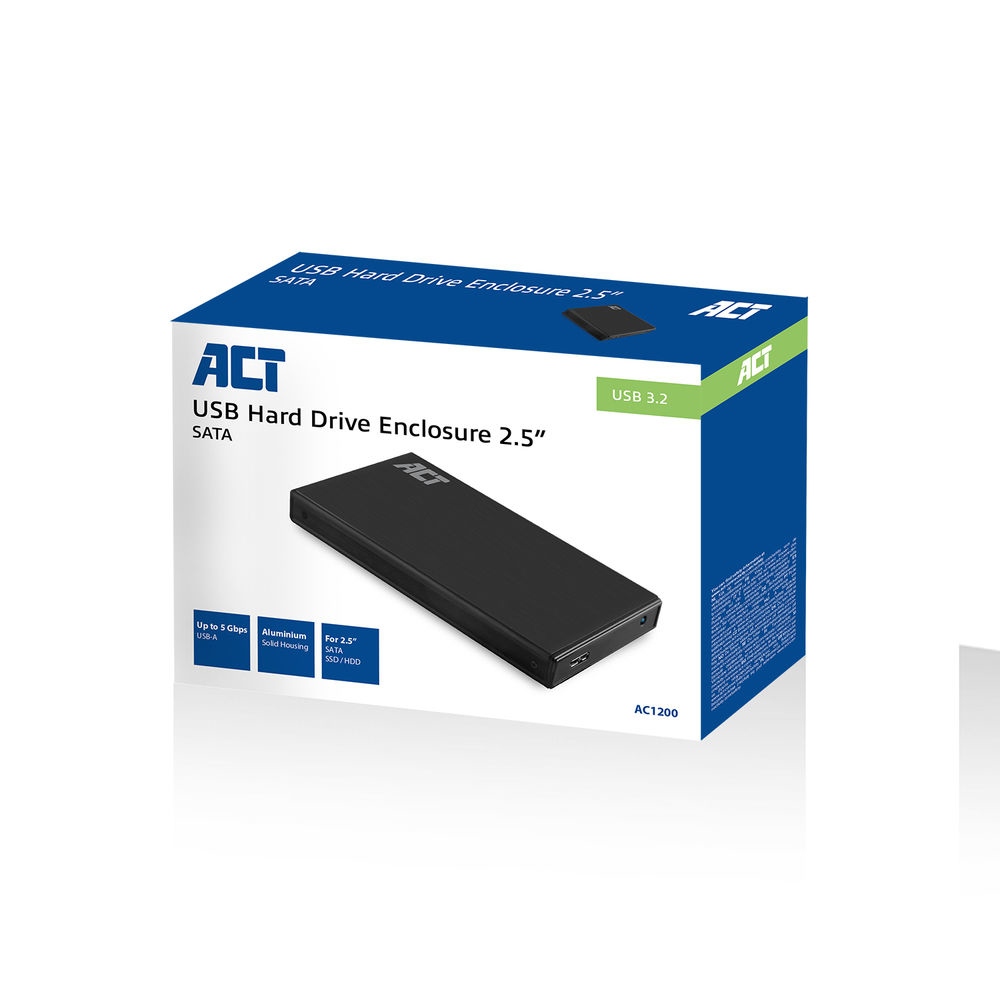 Verpackte schwarze externe Festplatte mit Produktinformationen auf weißem Hintergrund.