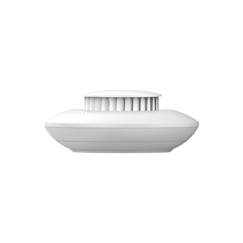 Biały, okrągły czujnik dymu z kratkowym wierzchem. Urządzenie ma prosty, nowoczesny design.