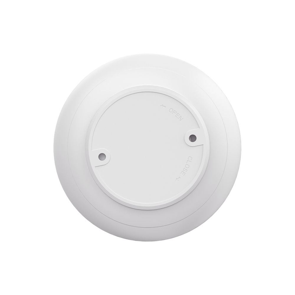 Biała oprawa oświetleniowa sufitowa z etykietami otwarte/zamknięte. Na białym tle.