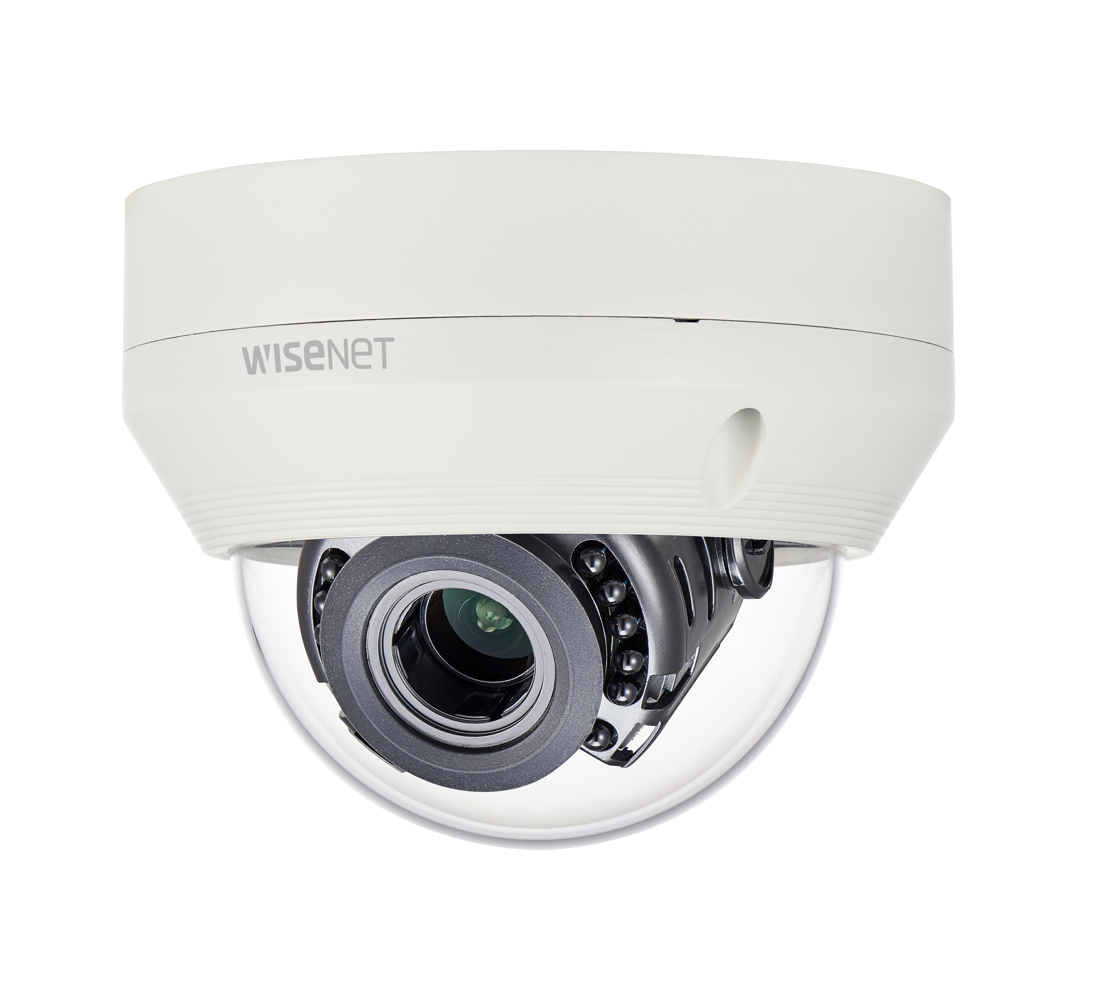 Telecamera a cupola Wisenet bianca con copertura trasparente, obiettivo nero e corpo grigio.
