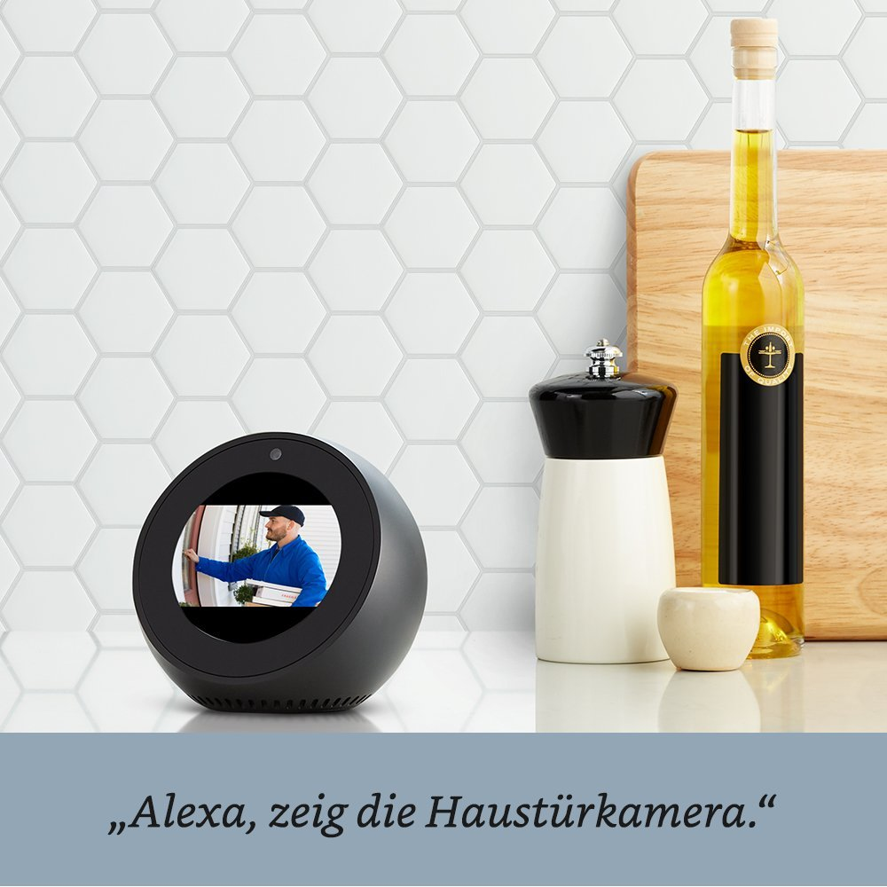 Ein Alexa Echo Show-Gerät zeigt einen Video-Feed einer Person an der Tür.