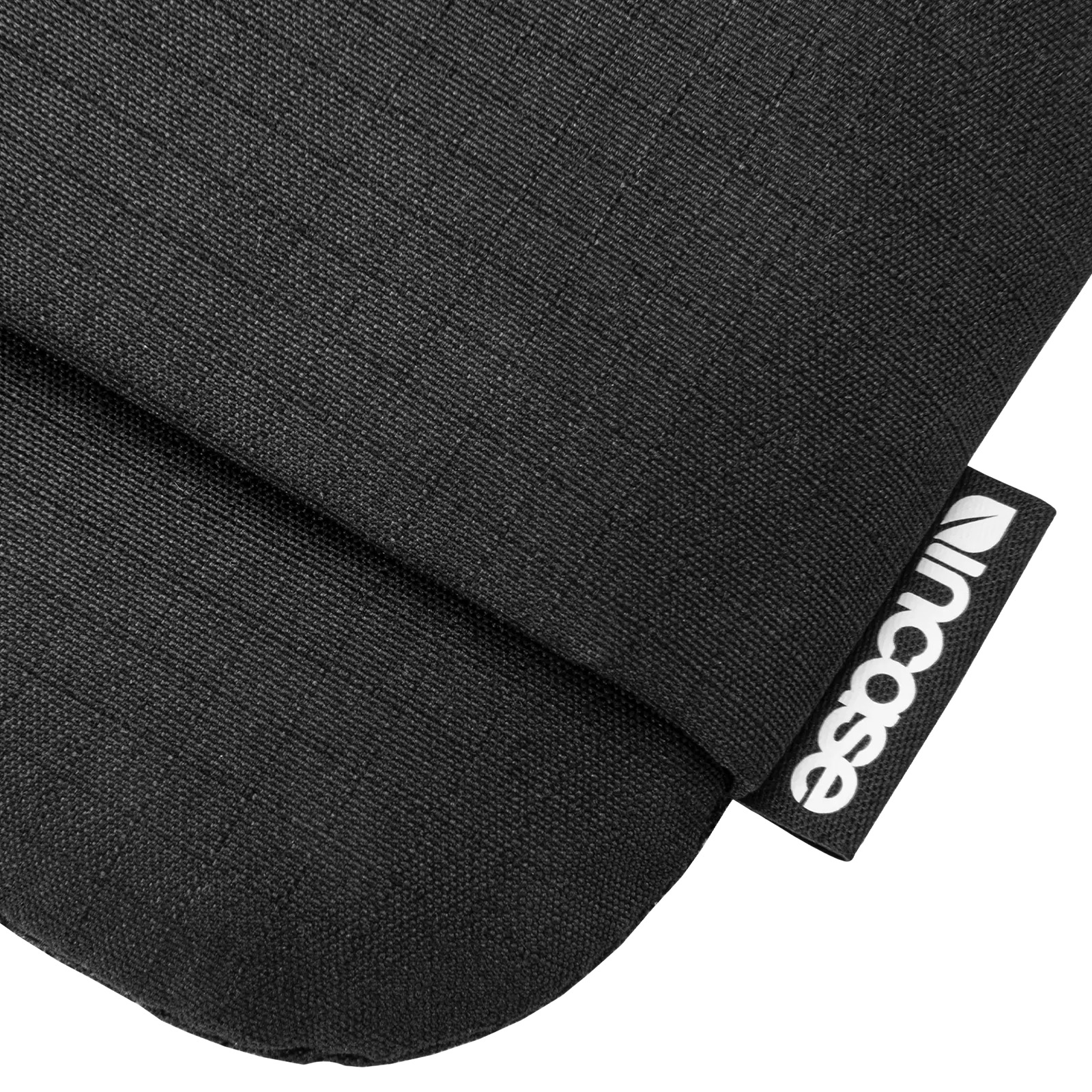 Un piano cottura a induzione Samsung nero con cinque fuochi e una manopola di controllo.