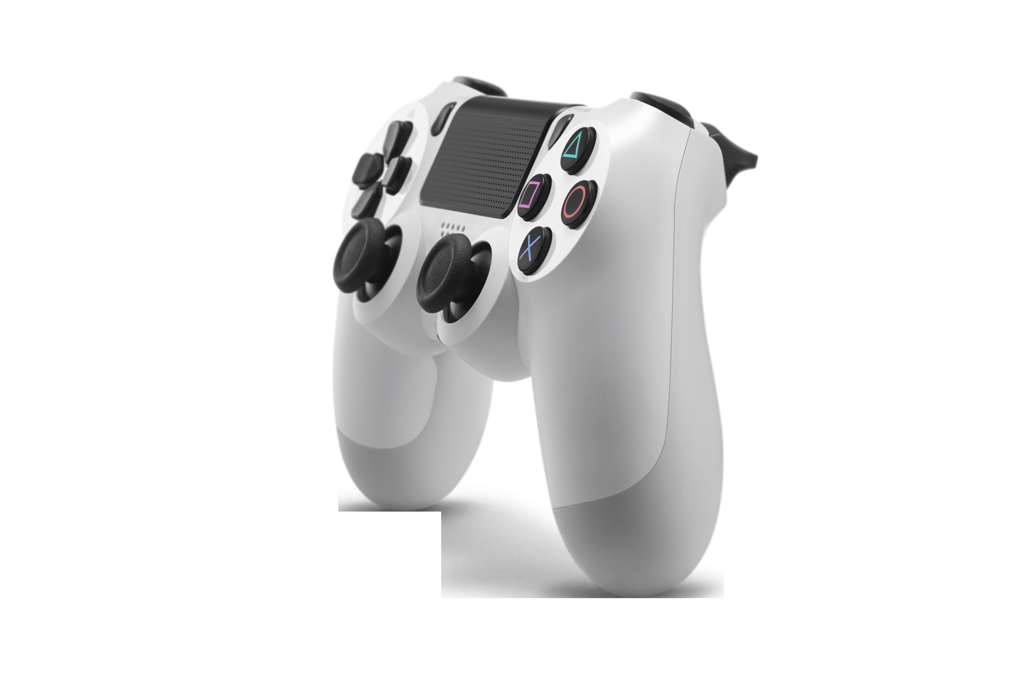 Controller Playstation 4 bianco, vista angolata, pulsanti visibili. Sfumatura grigia in basso.