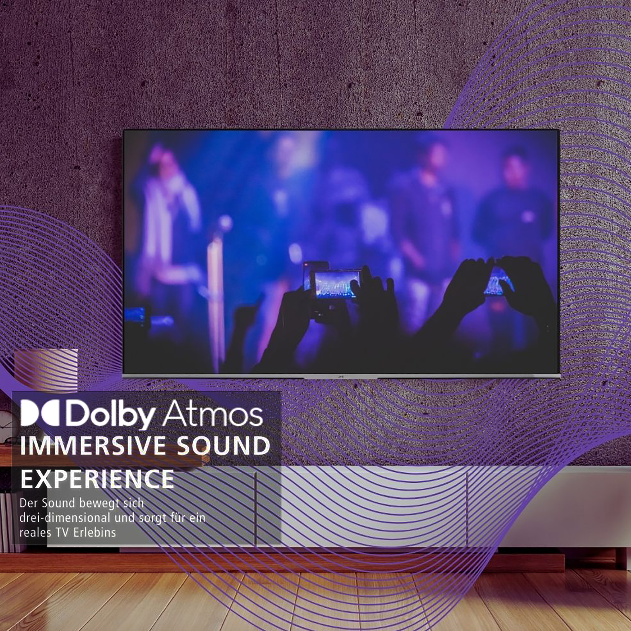 Tłum na koncercie z podniesionymi rękami, tekst brzmi SOUND BY ONKYO.