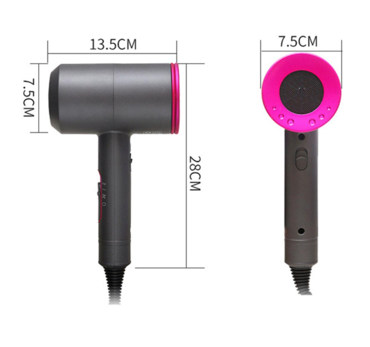 Haartrockner mit Abmessungen. Grauer Körper, rosa Details. Weißer Hintergrund. Maße in cm.