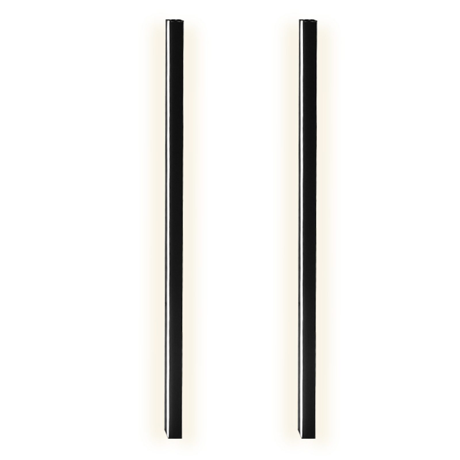 Due luci a LED verticali nere su sfondo bianco. Sottili e moderne.