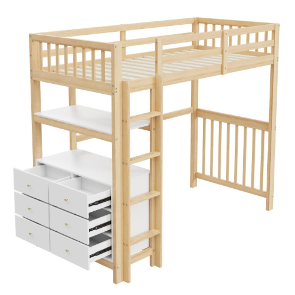 Ein hölzernes Hochbett mit Schreibtisch und Schubladen, einer kleinen Leiter und weißem Hintergrund.