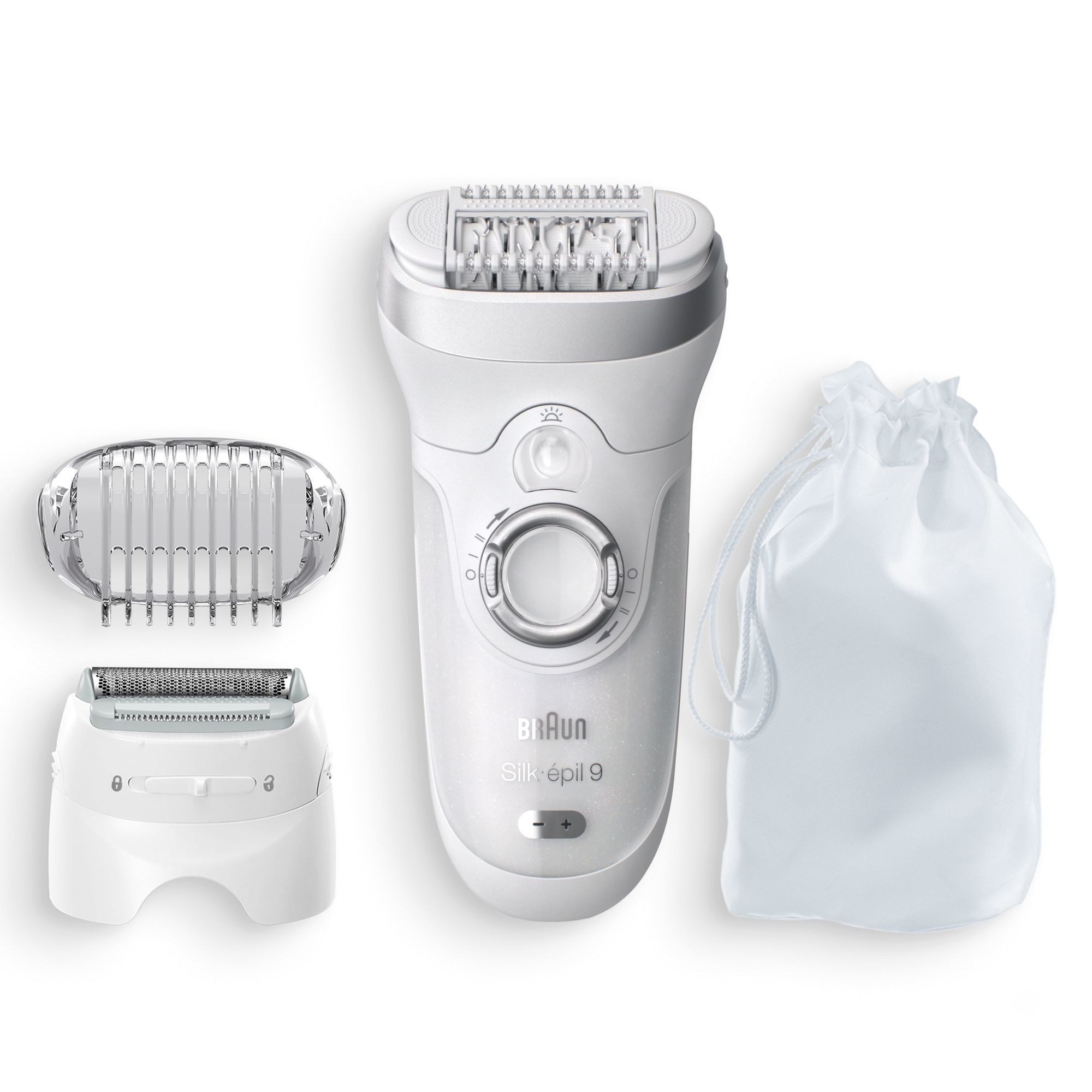 Epilatore, tre accessori e un sacchetto bianco. Sfondo bianco.