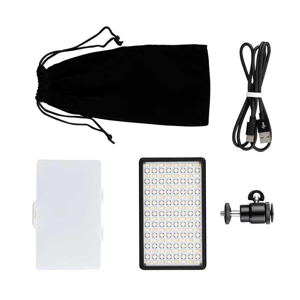 Verschiedenes Kamera-Zubehör: Tasche, Licht, Halterung und Kabel.