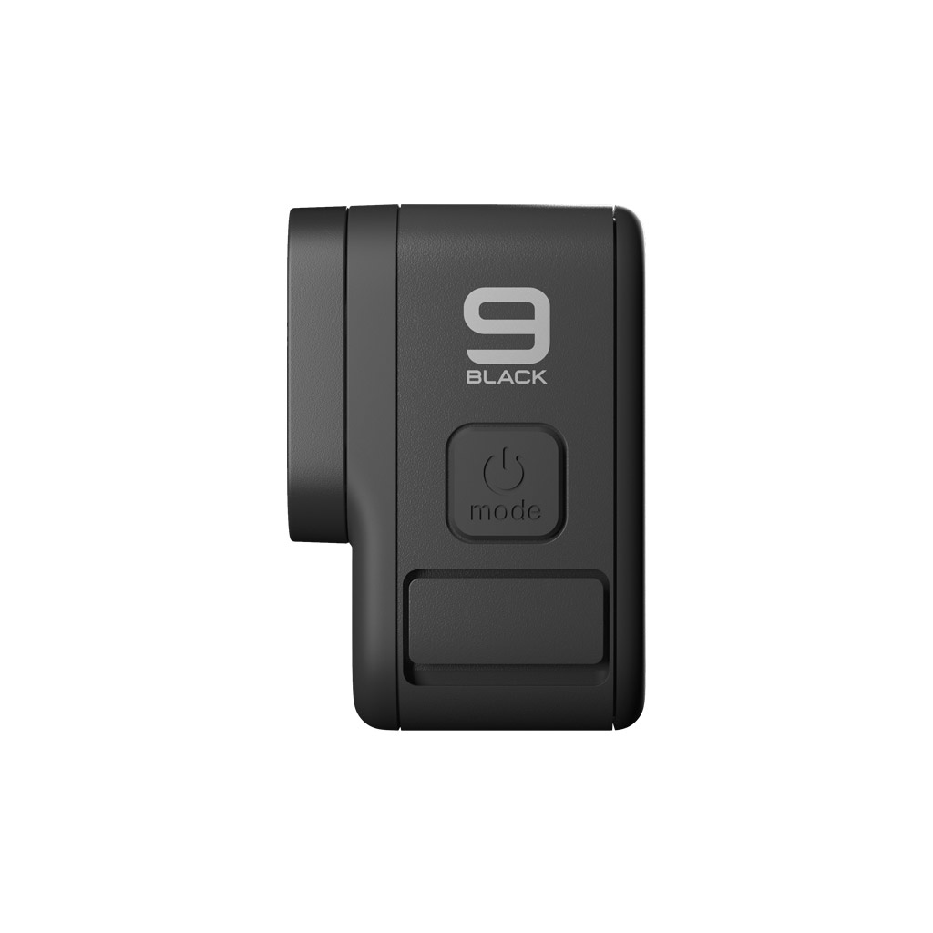 Eine schwarze GoPro 9 Black Kamera mit sichtbarer Modustaste, isoliert auf weißem Hintergrund.