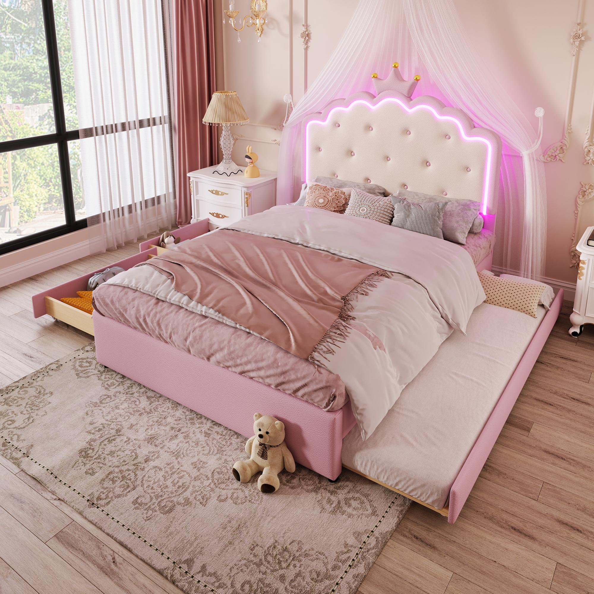 Rosa Prinzessinnenbett mit Bettwäsche, Teppich und Teddybär.
