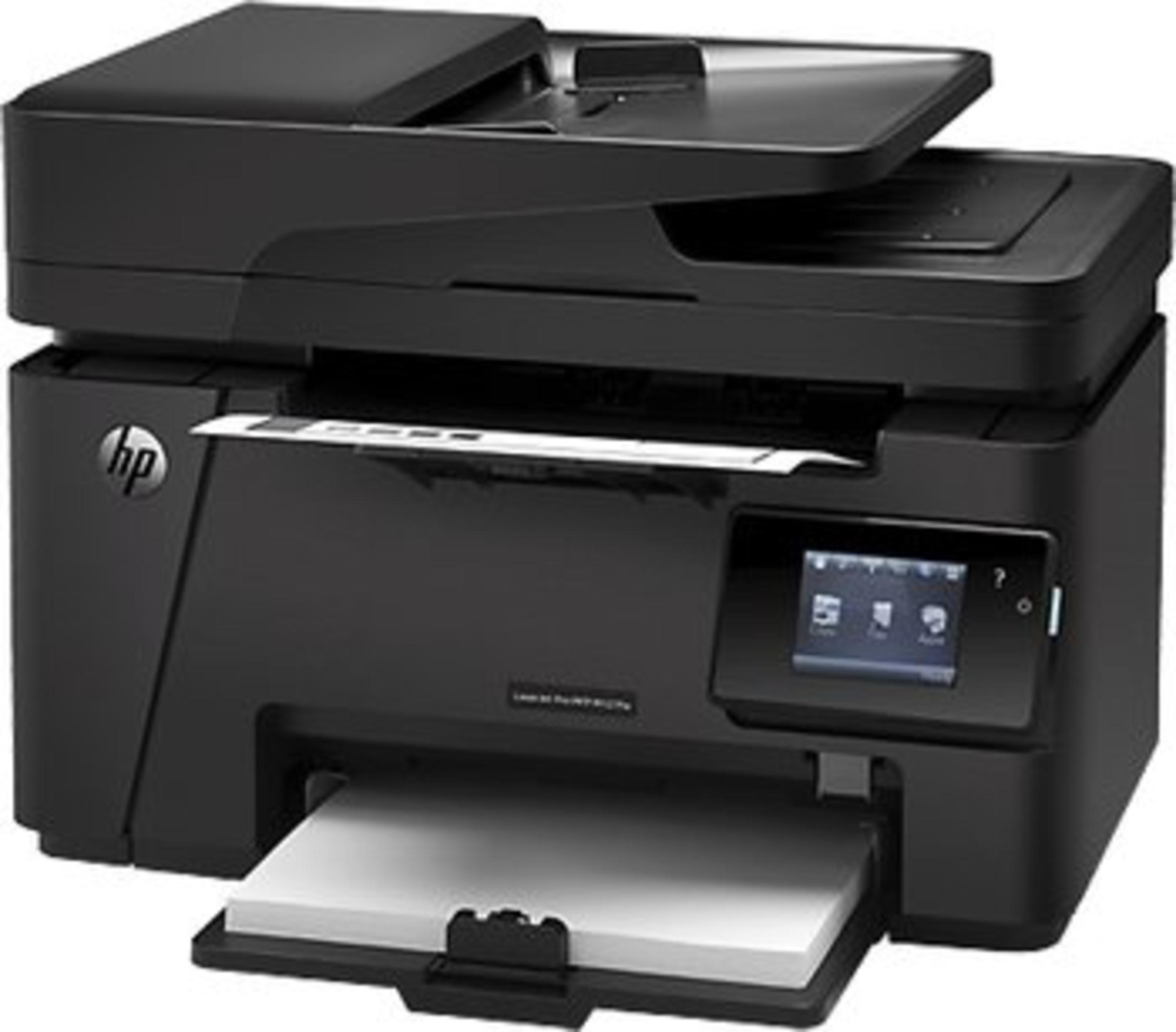 Una stampante HP LaserJet Pro MFP M132a nera, con il vassoio della carta aperto, su sfondo bianco.