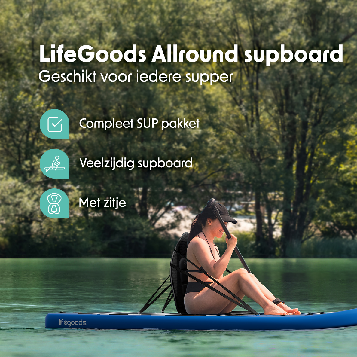 Vrouw op blauw paddleboard met een stoel op een meer. Tekst vermeldt dat het een compleet SUP-pakket is.