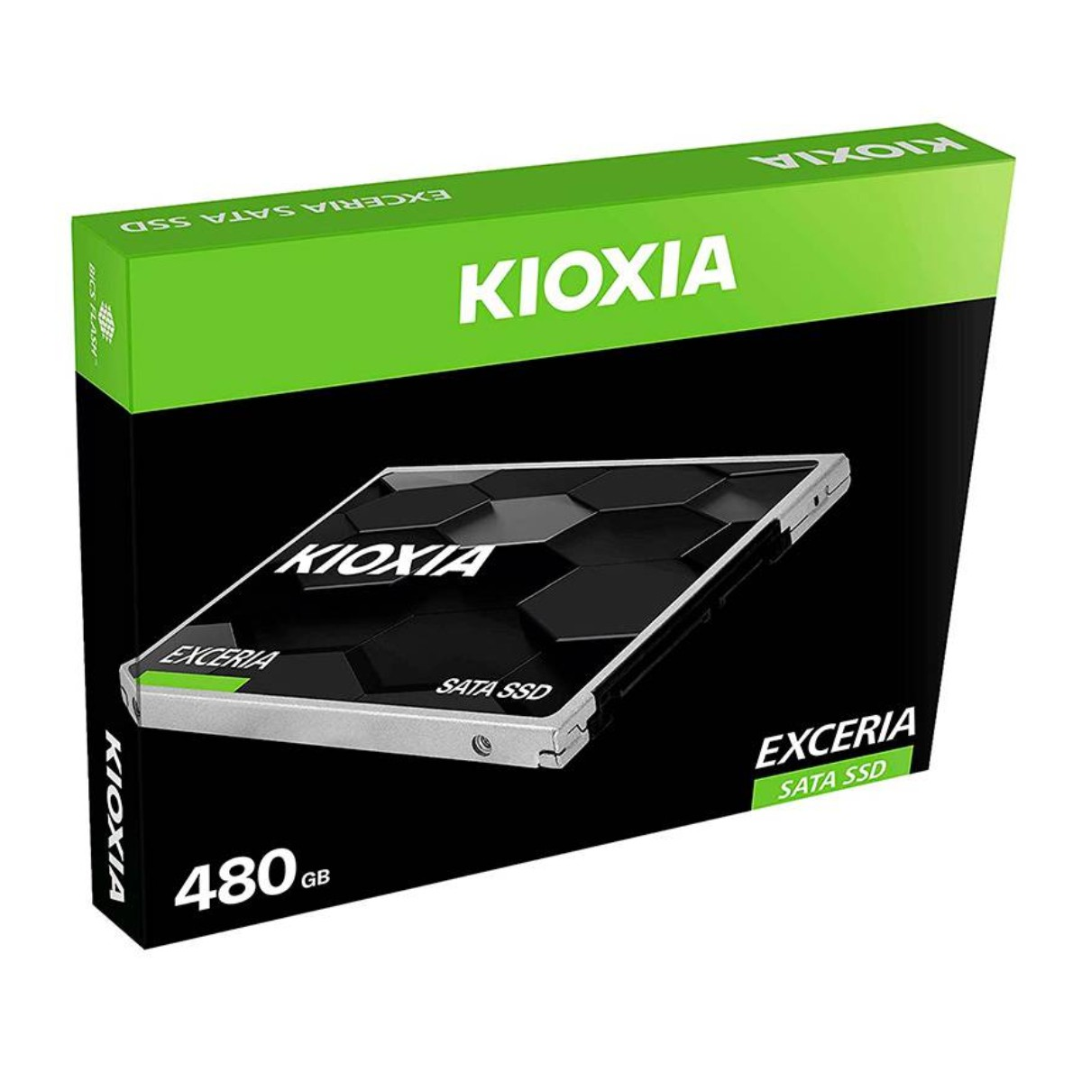 Dysk SSD SATA KIOXIA w pudełku, w kolorach zielonym i czarnym.
