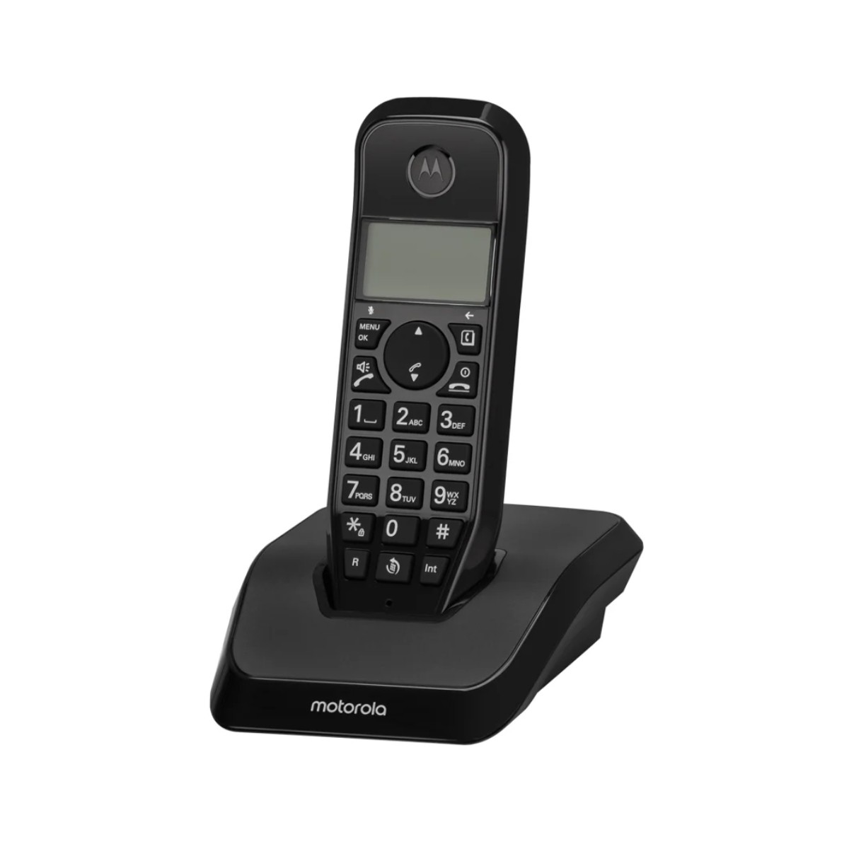 Un teléfono Motorola negro en su base. La pantalla está encendida y muestra información.